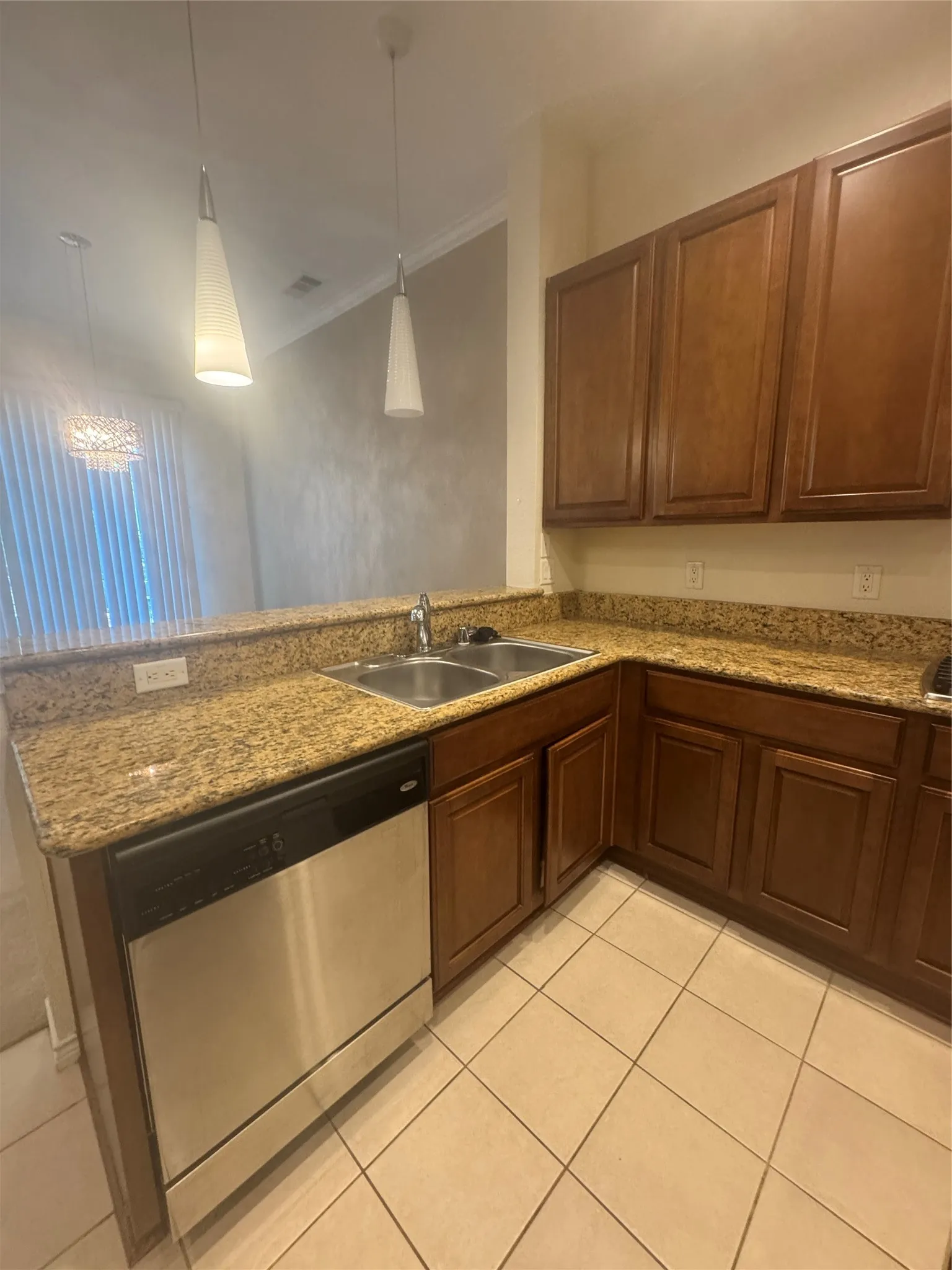 Townhouse For Rent in Dallas County , 2003 Garden View Lane, Richardson, Texas 75080, 3 Bedroom, 3 Bathroom, 2 Garage spaces, 1,754 Sqft, built in 2006, mls#21376521, Real Estate Agent in Richardson, Homes For Rent in Dallas county, Homes For Rent in Richardson, Realtor in Richardson Texas, Real Estate Brokerage Independent Realty Texas, Luminita Cordes Realtor