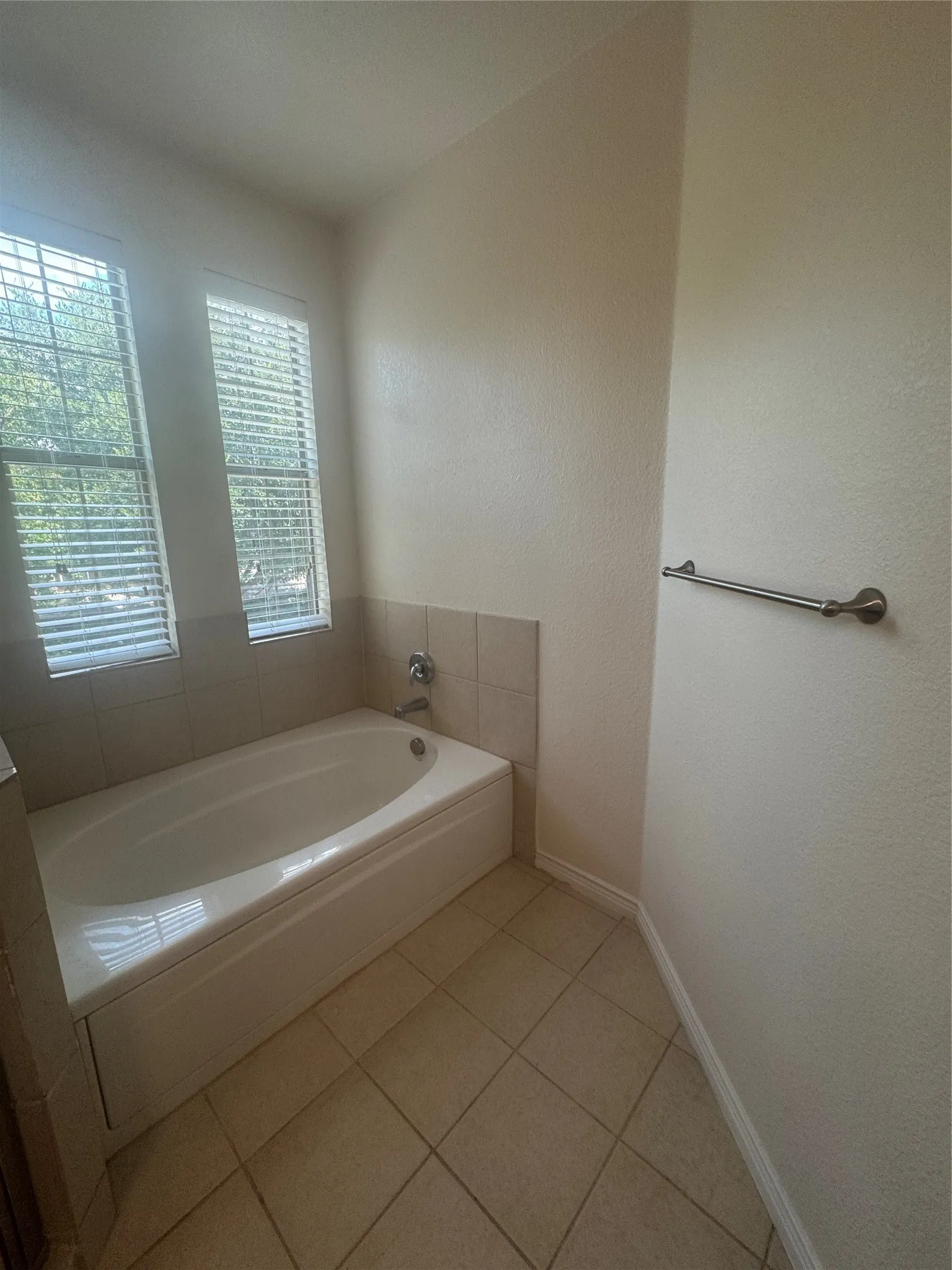 Townhouse For Rent in Dallas County , 2003 Garden View Lane, Richardson, Texas 75080, 3 Bedroom, 3 Bathroom, 2 Garage spaces, 1,754 Sqft, built in 2006, mls#21376521, Real Estate Agent in Richardson, Homes For Rent in Dallas county, Homes For Rent in Richardson, Realtor in Richardson Texas, Real Estate Brokerage Independent Realty Texas, Luminita Cordes Realtor