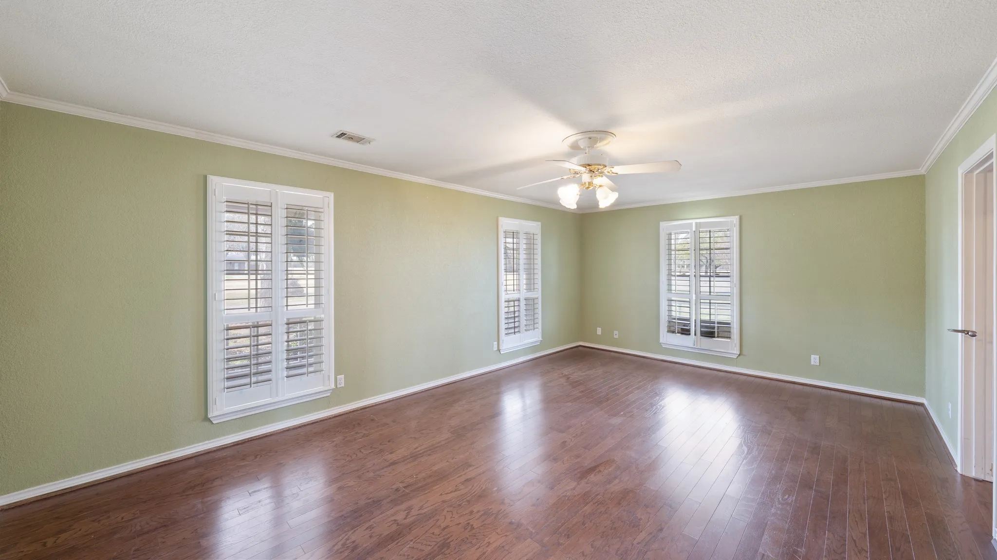 Single Family Residence For Sale in Kaufman County , 9193 County Road 158, Kaufman, Texas 75142, 3 Bedroom, 3 Bathroom, 2 Garage spaces, 2,366 Sqft, built in 1989, mls#21376479, Real Estate Agent in Kaufman, Homes For Sale in Kaufman county, Homes For Sale in Kaufman, Realtor in Kaufman Texas, Real Estate Brokerage Independent Realty Texas, Luminita Cordes Realtor