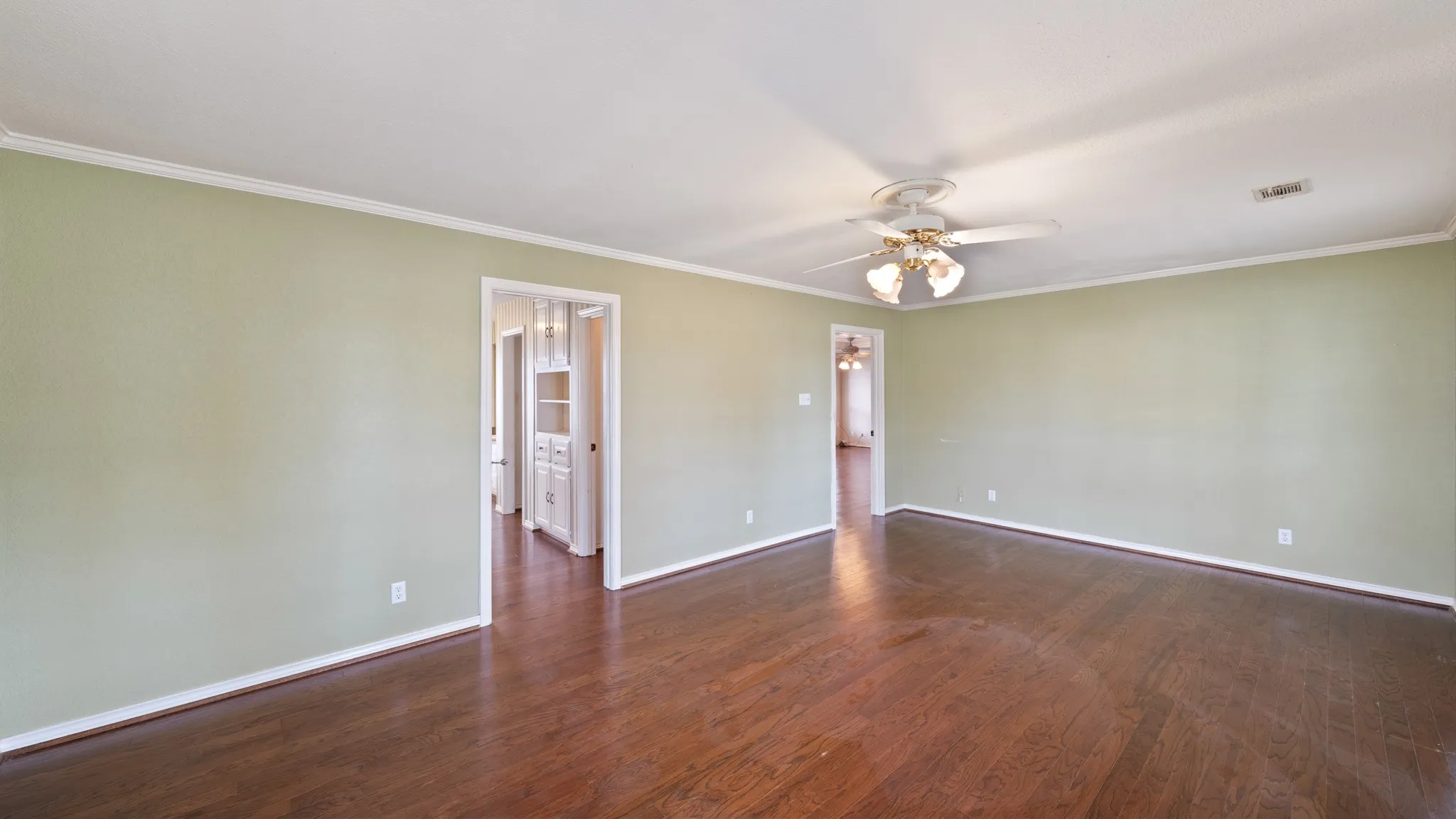 Single Family Residence For Sale in Kaufman County , 9193 County Road 158, Kaufman, Texas 75142, 3 Bedroom, 3 Bathroom, 2 Garage spaces, 2,366 Sqft, built in 1989, mls#21376479, Real Estate Agent in Kaufman, Homes For Sale in Kaufman county, Homes For Sale in Kaufman, Realtor in Kaufman Texas, Real Estate Brokerage Independent Realty Texas, Luminita Cordes Realtor