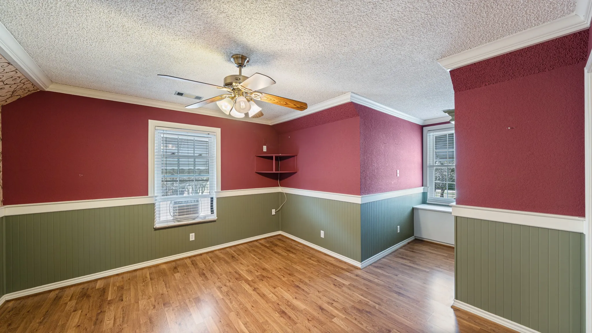 Single Family Residence For Sale in Kaufman County , 9193 County Road 158, Kaufman, Texas 75142, 3 Bedroom, 3 Bathroom, 2 Garage spaces, 2,366 Sqft, built in 1989, mls#21376479, Real Estate Agent in Kaufman, Homes For Sale in Kaufman county, Homes For Sale in Kaufman, Realtor in Kaufman Texas, Real Estate Brokerage Independent Realty Texas, Luminita Cordes Realtor