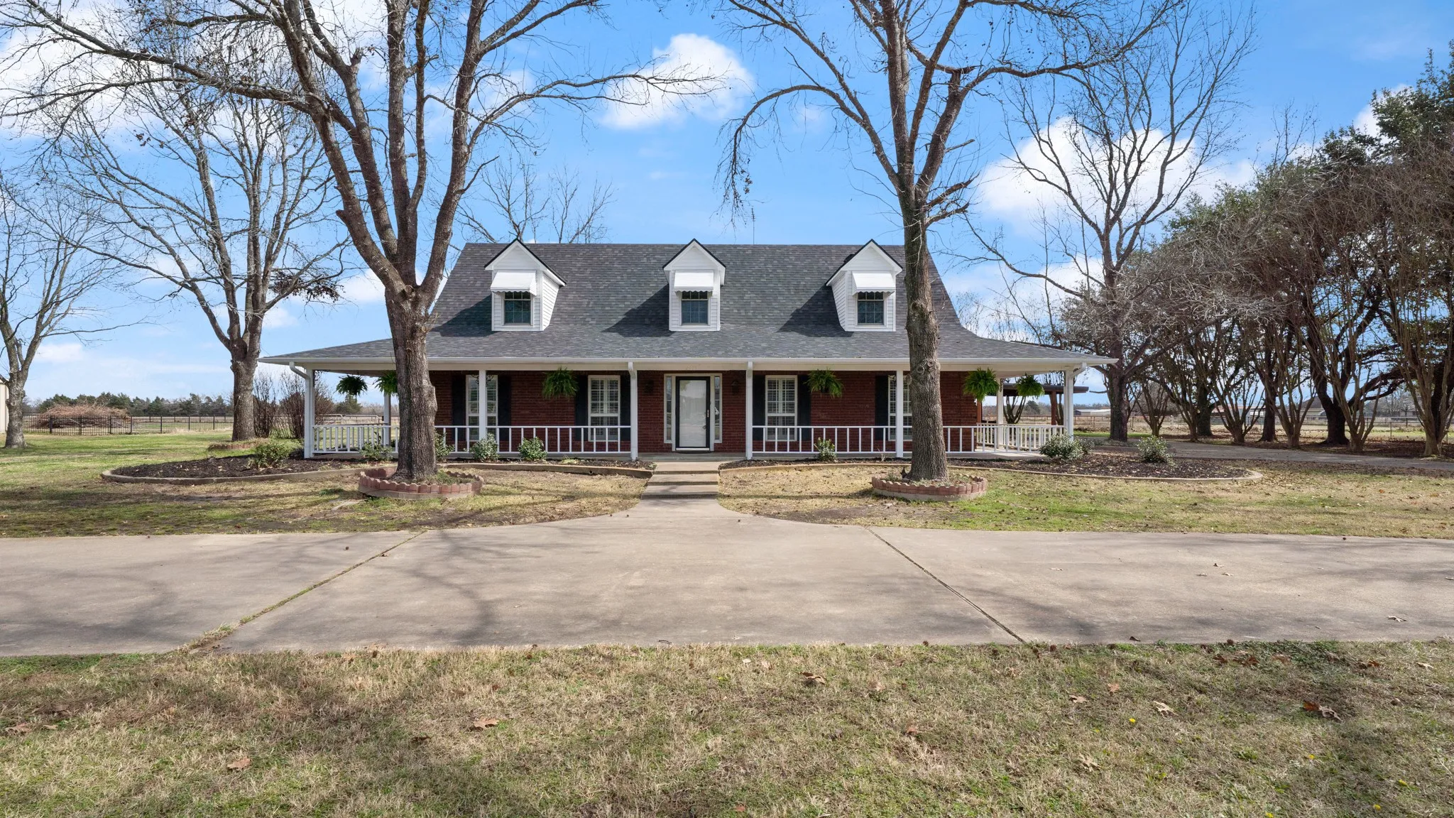 Single Family Residence For Sale in Kaufman County , 9193 County Road 158, Kaufman, Texas 75142, 3 Bedroom, 3 Bathroom, 2 Garage spaces, 2,366 Sqft, built in 1989, mls#21376479, Real Estate Agent in Kaufman, Homes For Sale in Kaufman county, Homes For Sale in Kaufman, Realtor in Kaufman Texas, Real Estate Brokerage Independent Realty Texas, Luminita Cordes Realtor