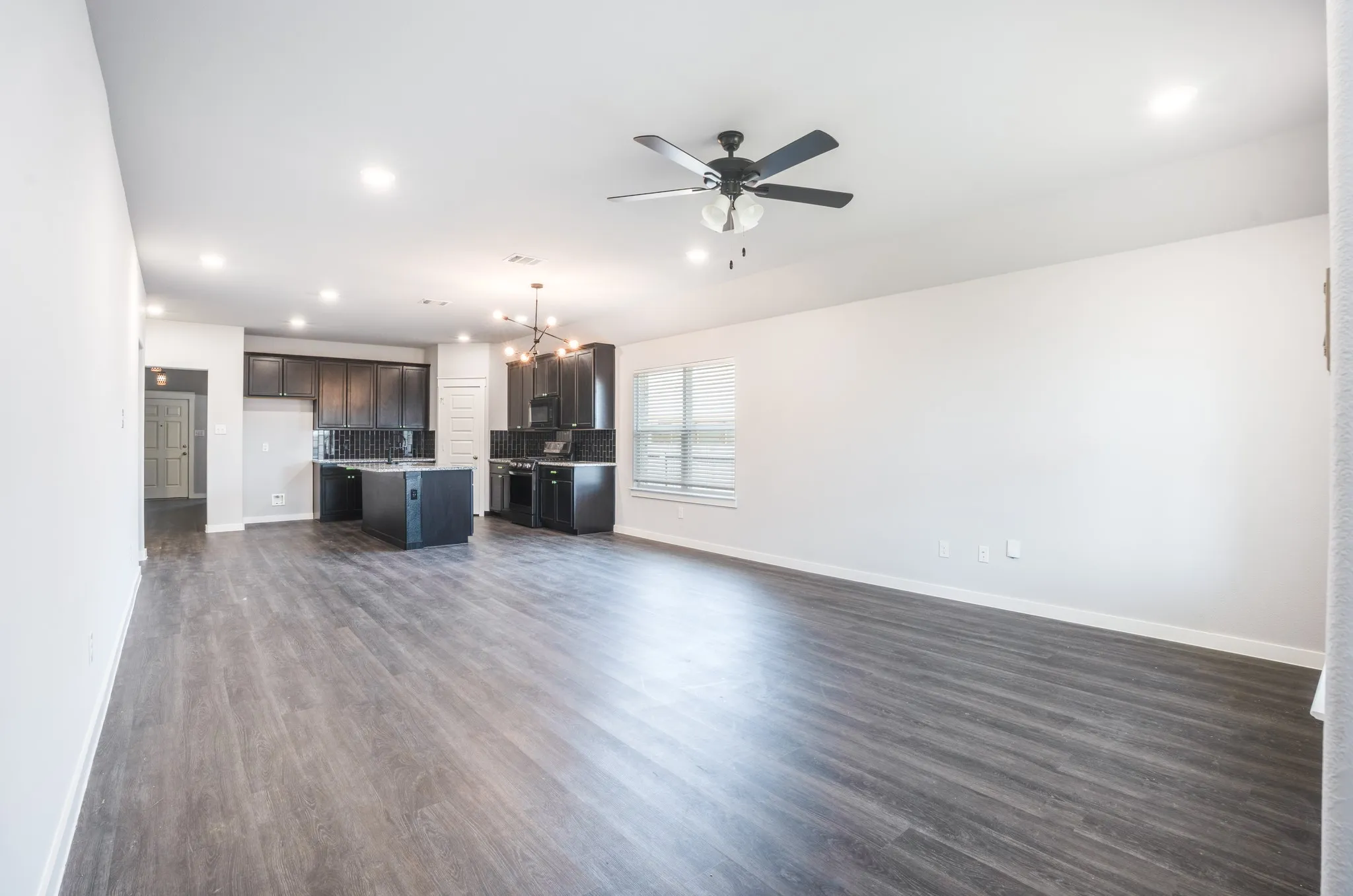 Single Family Residence For Sale in Tarrant County , 8425 High Garden Street, Fort Worth, Texas 76123, 5 Bedroom, 3 Bathroom, 2 Garage spaces, 2,126 Sqft, built in 2021, mls#21352373, Real Estate Agent in Fort Worth, Homes For Sale in Tarrant county, Homes For Sale in Fort Worth, Realtor in Fort Worth Texas, Real Estate Brokerage Independent Realty Texas, Luminita Cordes Realtor