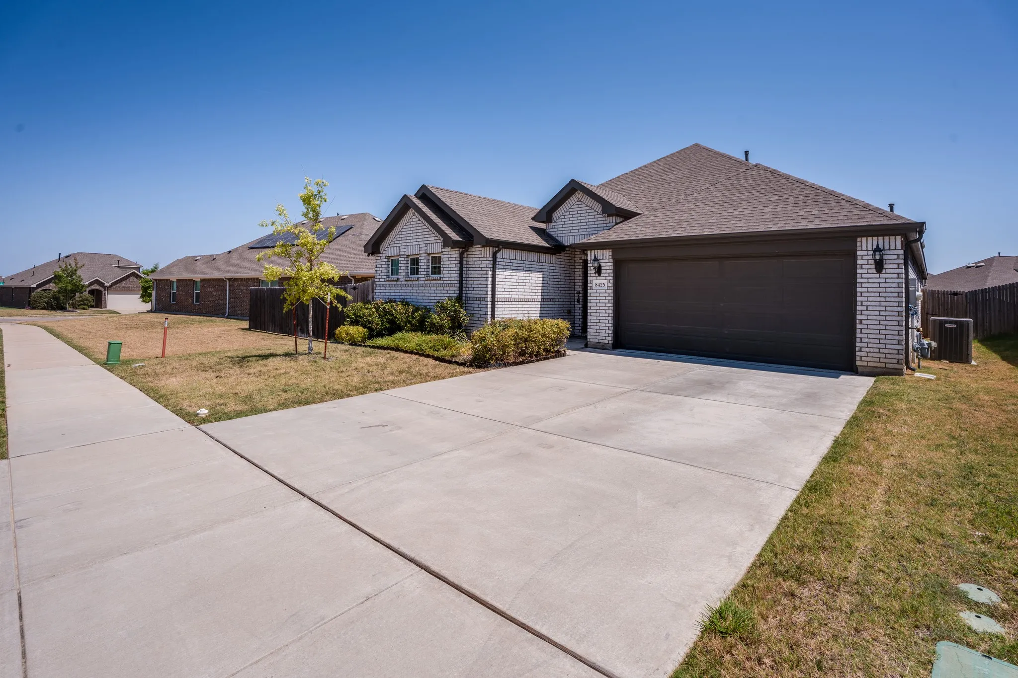 Single Family Residence For Sale in Tarrant County , 8425 High Garden Street, Fort Worth, Texas 76123, 5 Bedroom, 3 Bathroom, 2 Garage spaces, 2,126 Sqft, built in 2021, mls#21352373, Real Estate Agent in Fort Worth, Homes For Sale in Tarrant county, Homes For Sale in Fort Worth, Realtor in Fort Worth Texas, Real Estate Brokerage Independent Realty Texas, Luminita Cordes Realtor