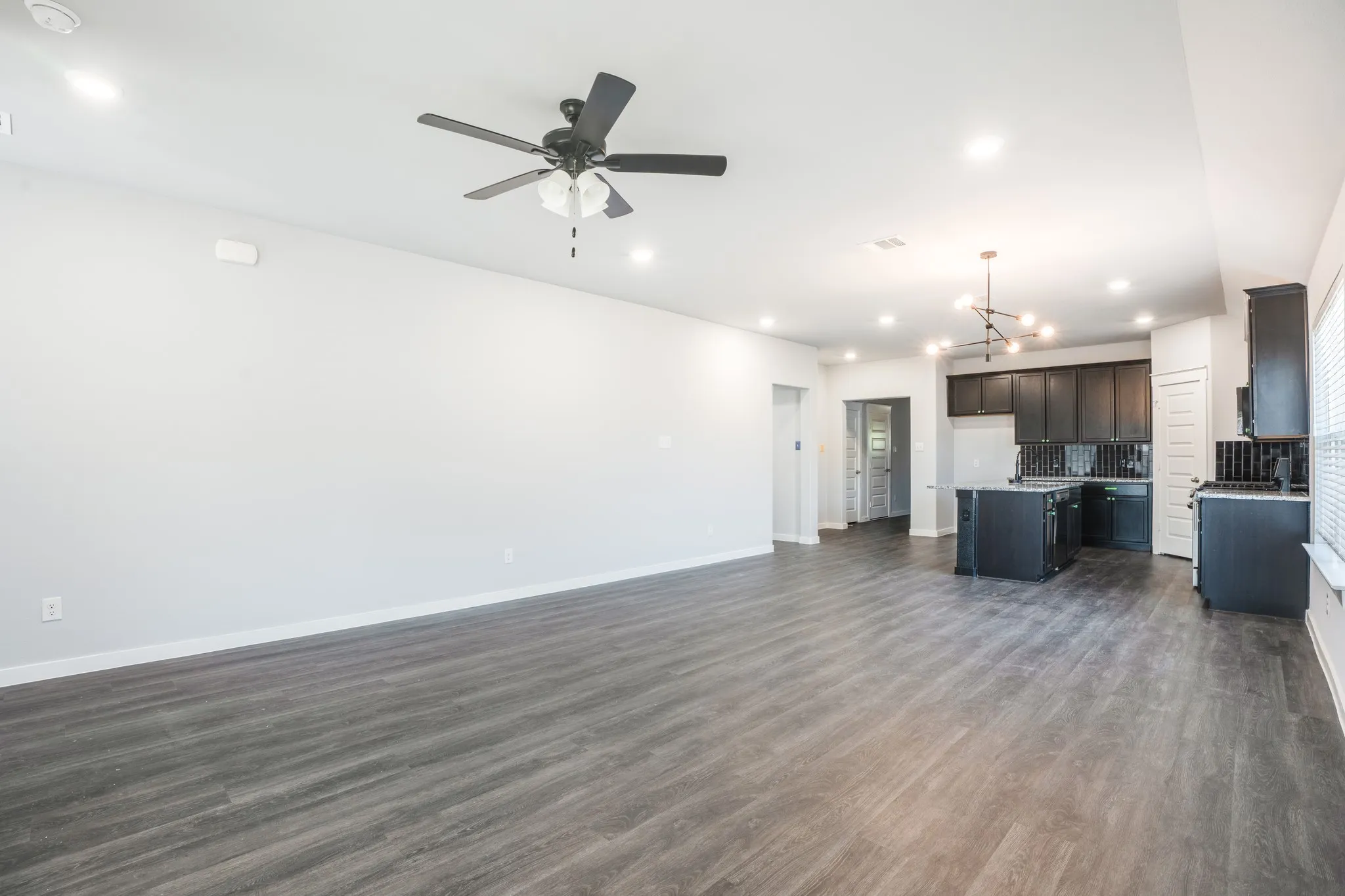 Single Family Residence For Sale in Tarrant County , 8425 High Garden Street, Fort Worth, Texas 76123, 5 Bedroom, 3 Bathroom, 2 Garage spaces, 2,126 Sqft, built in 2021, mls#21352373, Real Estate Agent in Fort Worth, Homes For Sale in Tarrant county, Homes For Sale in Fort Worth, Realtor in Fort Worth Texas, Real Estate Brokerage Independent Realty Texas, Luminita Cordes Realtor