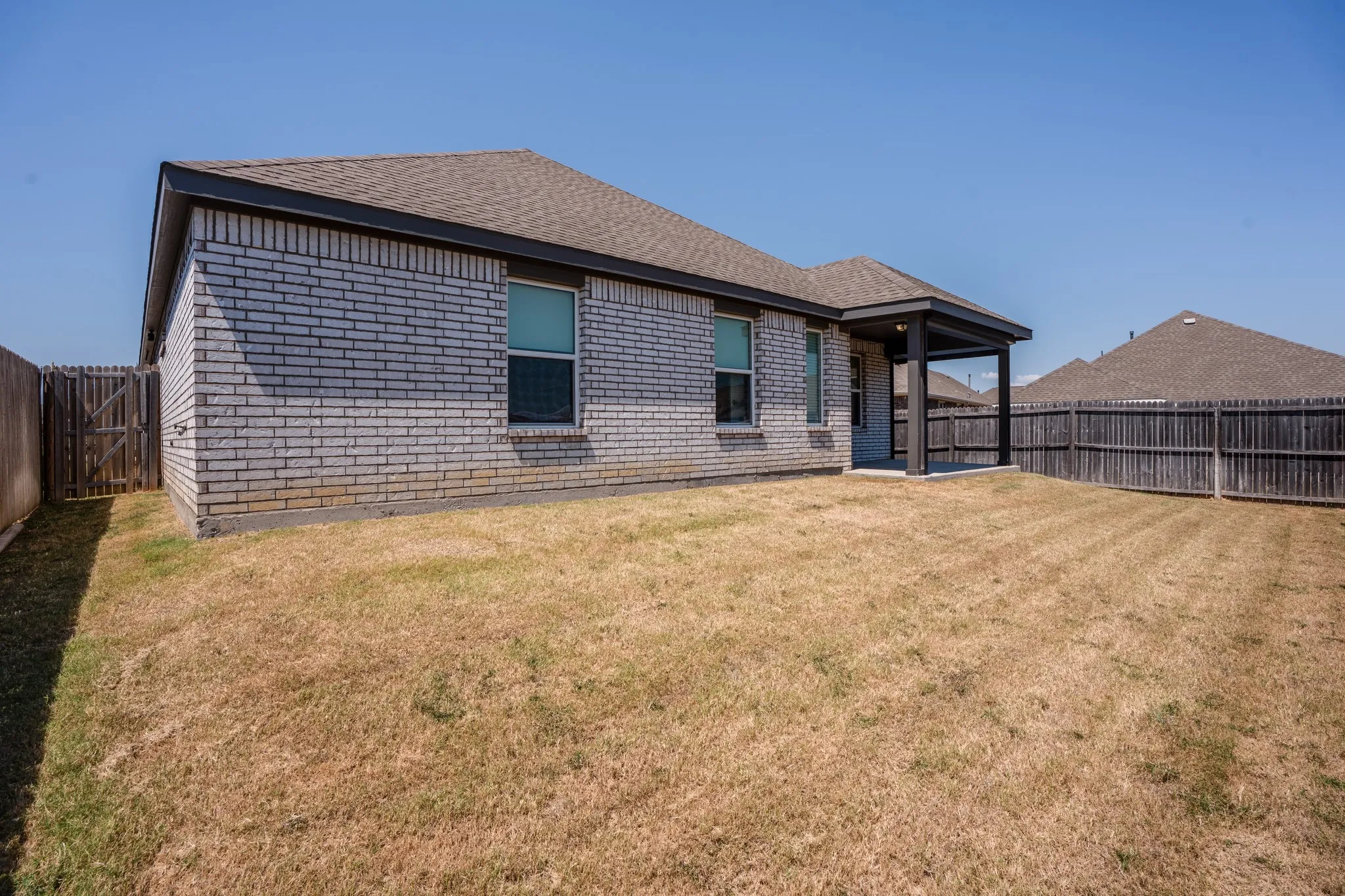 Single Family Residence For Sale in Tarrant County , 8425 High Garden Street, Fort Worth, Texas 76123, 5 Bedroom, 3 Bathroom, 2 Garage spaces, 2,126 Sqft, built in 2021, mls#21352373, Real Estate Agent in Fort Worth, Homes For Sale in Tarrant county, Homes For Sale in Fort Worth, Realtor in Fort Worth Texas, Real Estate Brokerage Independent Realty Texas, Luminita Cordes Realtor