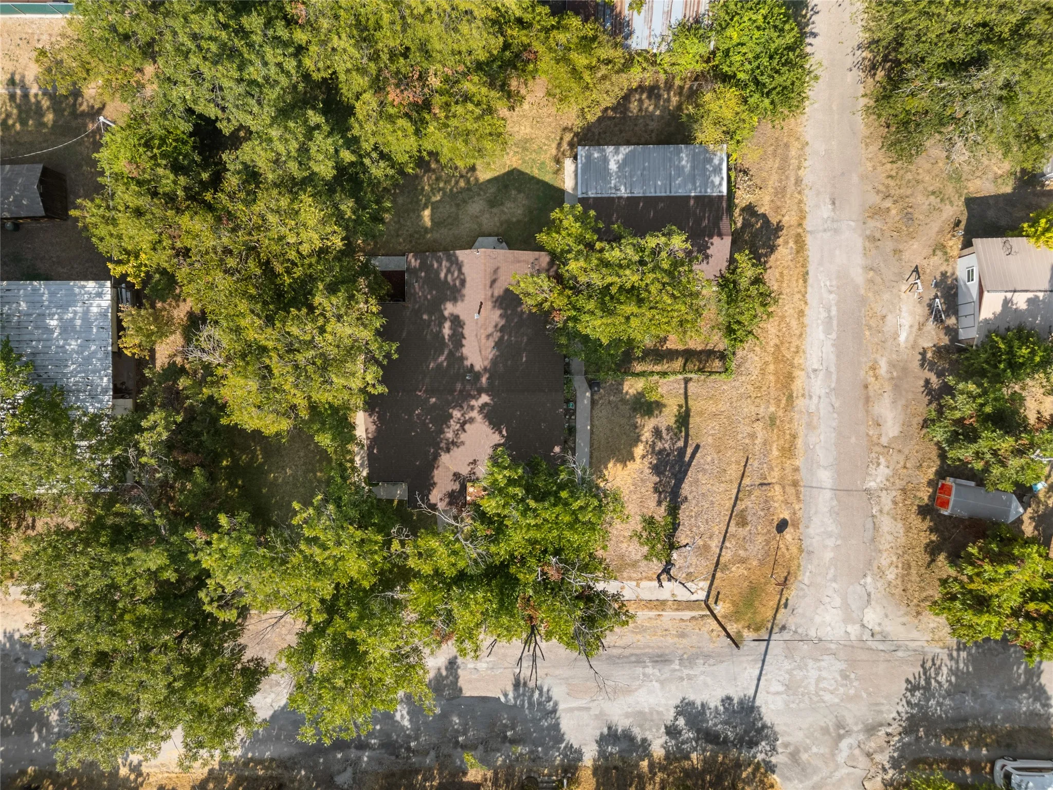 Single Family Residence For Sale in Bosque County , 207 S Erath, Meridian, Texas 76665, 2 Bedroom, 2 Bathroom, 1 Garage spaces, 1,264 Sqft, built in 1932, mls#21376256, Real Estate Agent in Meridian, Homes For Sale in Bosque county, Homes For Sale in Meridian, Realtor in Meridian Texas, Real Estate Brokerage Independent Realty Texas, Luminita Cordes Realtor
