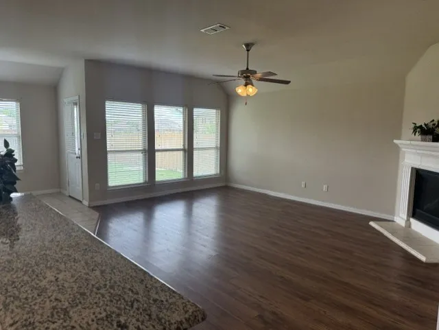 Single Family Residence For Sale in Denton County , 917 Bird Creek Drive, Little Elm, Texas 75068, 3 Bedroom, 2 Bathroom, 2 Garage spaces, 1,713 Sqft, built in 2017, mls#21376530, Real Estate Agent in Little Elm, Homes For Sale in Denton county, Homes For Sale in Little Elm, Realtor in Little Elm Texas, Real Estate Brokerage Independent Realty Texas, Luminita Cordes Realtor