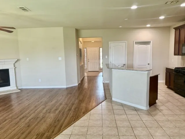 Single Family Residence For Sale in Denton County , 917 Bird Creek Drive, Little Elm, Texas 75068, 3 Bedroom, 2 Bathroom, 2 Garage spaces, 1,713 Sqft, built in 2017, mls#21376530, Real Estate Agent in Little Elm, Homes For Sale in Denton county, Homes For Sale in Little Elm, Realtor in Little Elm Texas, Real Estate Brokerage Independent Realty Texas, Luminita Cordes Realtor