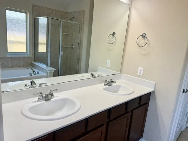 Single Family Residence For Sale in Denton County , 917 Bird Creek Drive, Little Elm, Texas 75068, 3 Bedroom, 2 Bathroom, 2 Garage spaces, 1,713 Sqft, built in 2017, mls#21376530, Real Estate Agent in Little Elm, Homes For Sale in Denton county, Homes For Sale in Little Elm, Realtor in Little Elm Texas, Real Estate Brokerage Independent Realty Texas, Luminita Cordes Realtor
