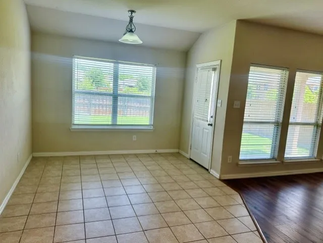Single Family Residence For Sale in Denton County , 917 Bird Creek Drive, Little Elm, Texas 75068, 3 Bedroom, 2 Bathroom, 2 Garage spaces, 1,713 Sqft, built in 2017, mls#21376530, Real Estate Agent in Little Elm, Homes For Sale in Denton county, Homes For Sale in Little Elm, Realtor in Little Elm Texas, Real Estate Brokerage Independent Realty Texas, Luminita Cordes Realtor
