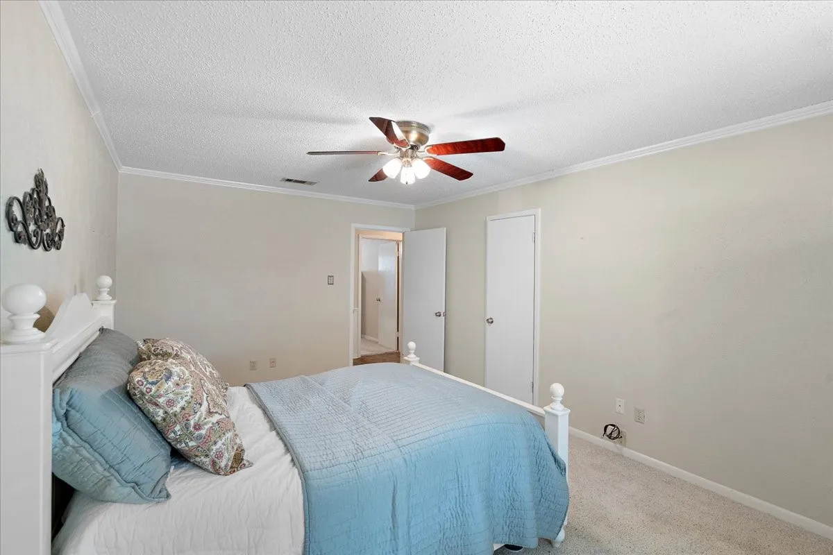 Single Family Residence For Sale in Navarro County , 3201 Louis Avenue, Corsicana, Texas 75110, 3 Bedroom, 2 Bathroom, 2 Garage spaces, 1,606 Sqft, built in 1979, mls#21373385, Real Estate Agent in Corsicana, Homes For Sale in Navarro county, Homes For Sale in Corsicana, Realtor in Corsicana Texas, Real Estate Brokerage Independent Realty Texas, Luminita Cordes Realtor