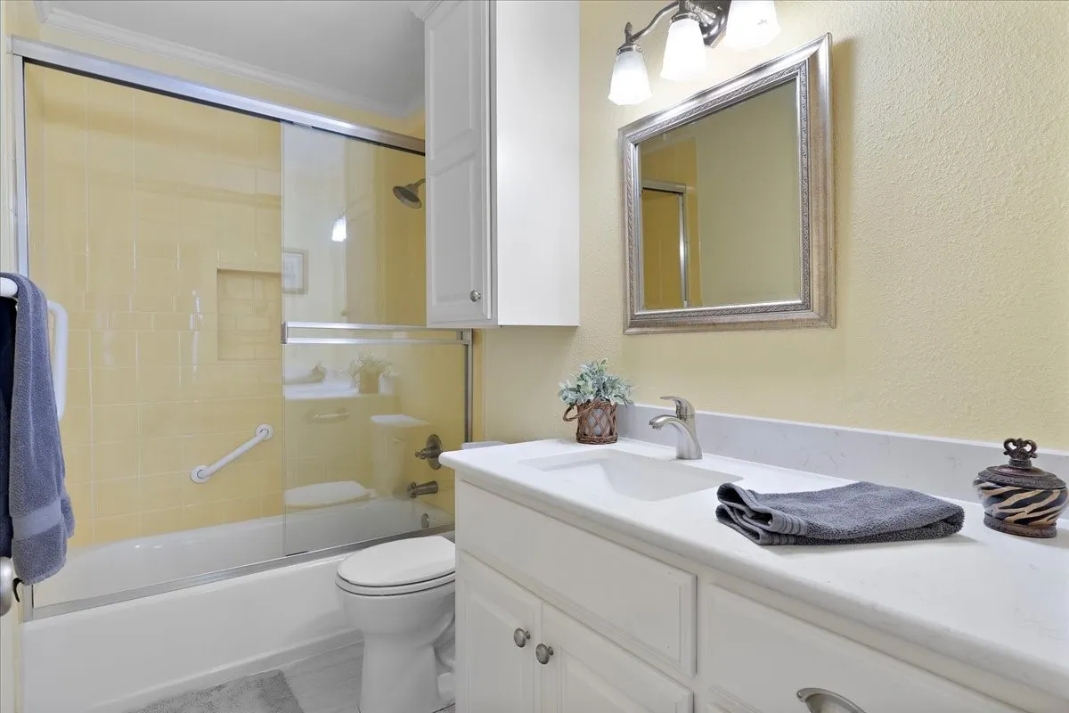 Single Family Residence For Sale in Navarro County , 3201 Louis Avenue, Corsicana, Texas 75110, 3 Bedroom, 2 Bathroom, 2 Garage spaces, 1,606 Sqft, built in 1979, mls#21373385, Real Estate Agent in Corsicana, Homes For Sale in Navarro county, Homes For Sale in Corsicana, Realtor in Corsicana Texas, Real Estate Brokerage Independent Realty Texas, Luminita Cordes Realtor