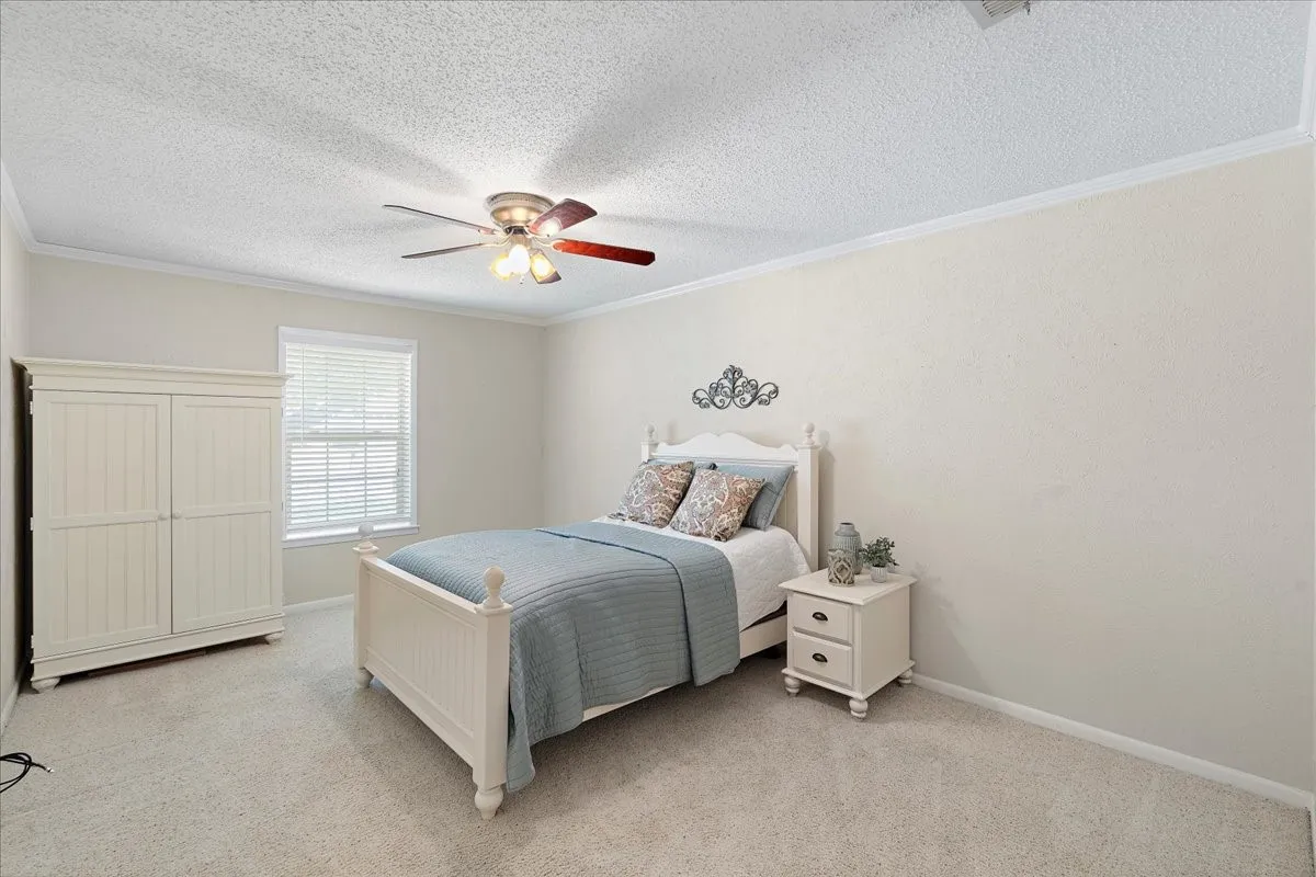 Single Family Residence For Sale in Navarro County , 3201 Louis Avenue, Corsicana, Texas 75110, 3 Bedroom, 2 Bathroom, 2 Garage spaces, 1,606 Sqft, built in 1979, mls#21373385, Real Estate Agent in Corsicana, Homes For Sale in Navarro county, Homes For Sale in Corsicana, Realtor in Corsicana Texas, Real Estate Brokerage Independent Realty Texas, Luminita Cordes Realtor