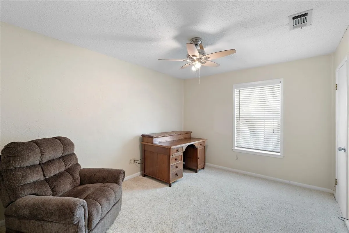 Single Family Residence For Sale in Navarro County , 3201 Louis Avenue, Corsicana, Texas 75110, 3 Bedroom, 2 Bathroom, 2 Garage spaces, 1,606 Sqft, built in 1979, mls#21373385, Real Estate Agent in Corsicana, Homes For Sale in Navarro county, Homes For Sale in Corsicana, Realtor in Corsicana Texas, Real Estate Brokerage Independent Realty Texas, Luminita Cordes Realtor