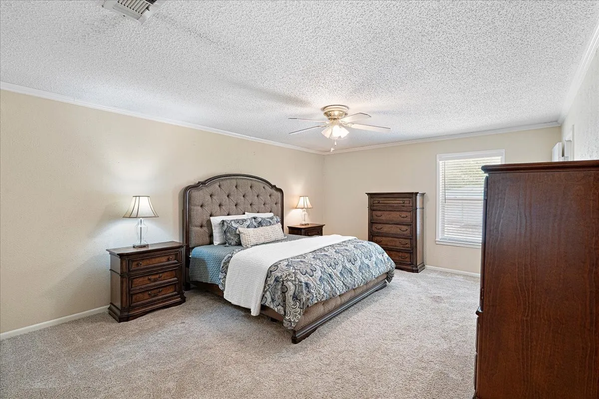 Single Family Residence For Sale in Navarro County , 3201 Louis Avenue, Corsicana, Texas 75110, 3 Bedroom, 2 Bathroom, 2 Garage spaces, 1,606 Sqft, built in 1979, mls#21373385, Real Estate Agent in Corsicana, Homes For Sale in Navarro county, Homes For Sale in Corsicana, Realtor in Corsicana Texas, Real Estate Brokerage Independent Realty Texas, Luminita Cordes Realtor