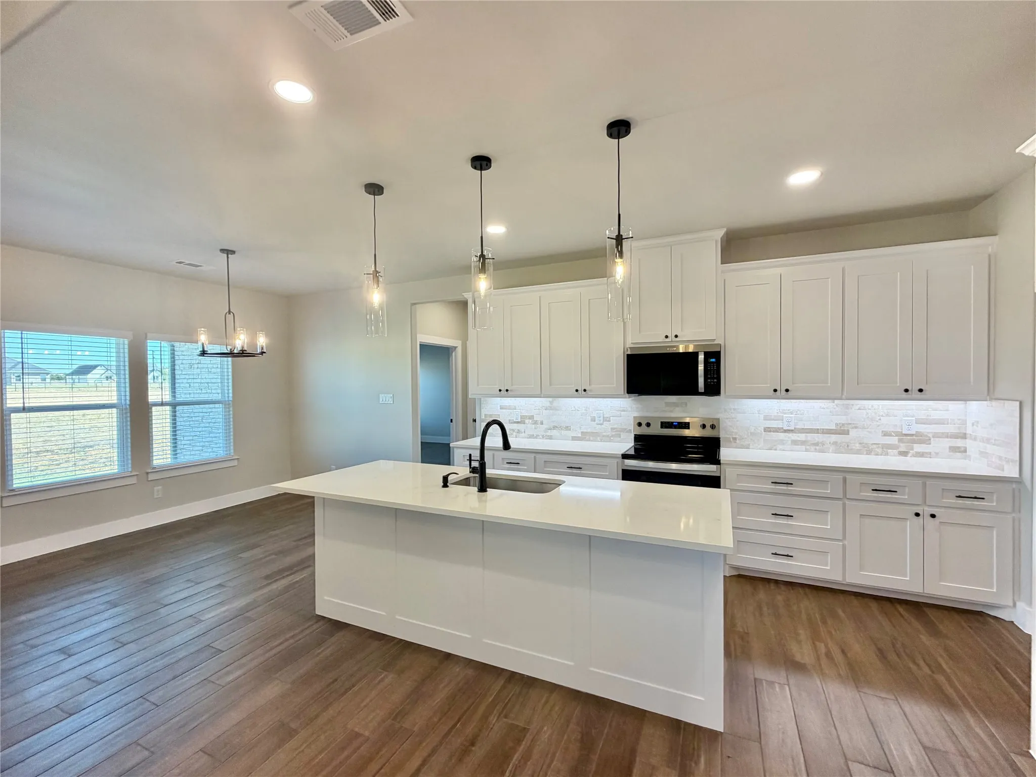 Single Family Residence For Sale in Parker County , 1013 Sabrina Court, Weatherford, Texas 76085, 4 Bedroom, 3 Bathroom, 2 Garage spaces, 2,160 Sqft, built in 2026, mls#21376409, Real Estate Agent in Weatherford, Homes For Sale in Parker county, Homes For Sale in Weatherford, Realtor in Weatherford Texas, Real Estate Brokerage Independent Realty Texas, Luminita Cordes Realtor