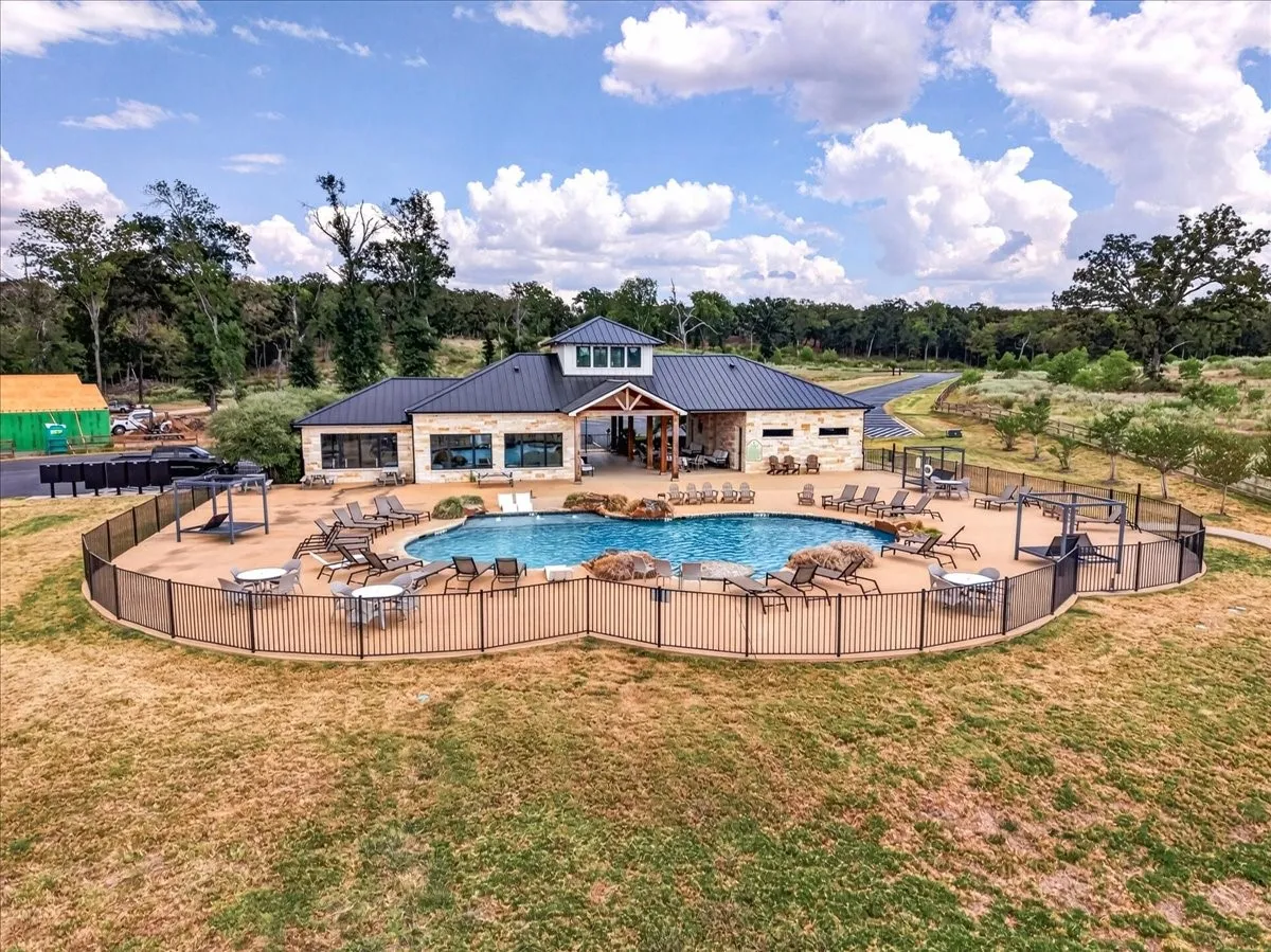 Unimproved Land For Sale in Henderson County , 6970 Lakeshore Way, Caney City, Texas 75124, 0, 0, Garage spaces, 0 Sqft, built in 0, mls#21374142, Real Estate Agent in Caney City, Homes For Sale in Henderson county, Homes For Sale in Caney City, Realtor in Caney City Texas, Real Estate Brokerage Independent Realty Texas, Luminita Cordes Realtor