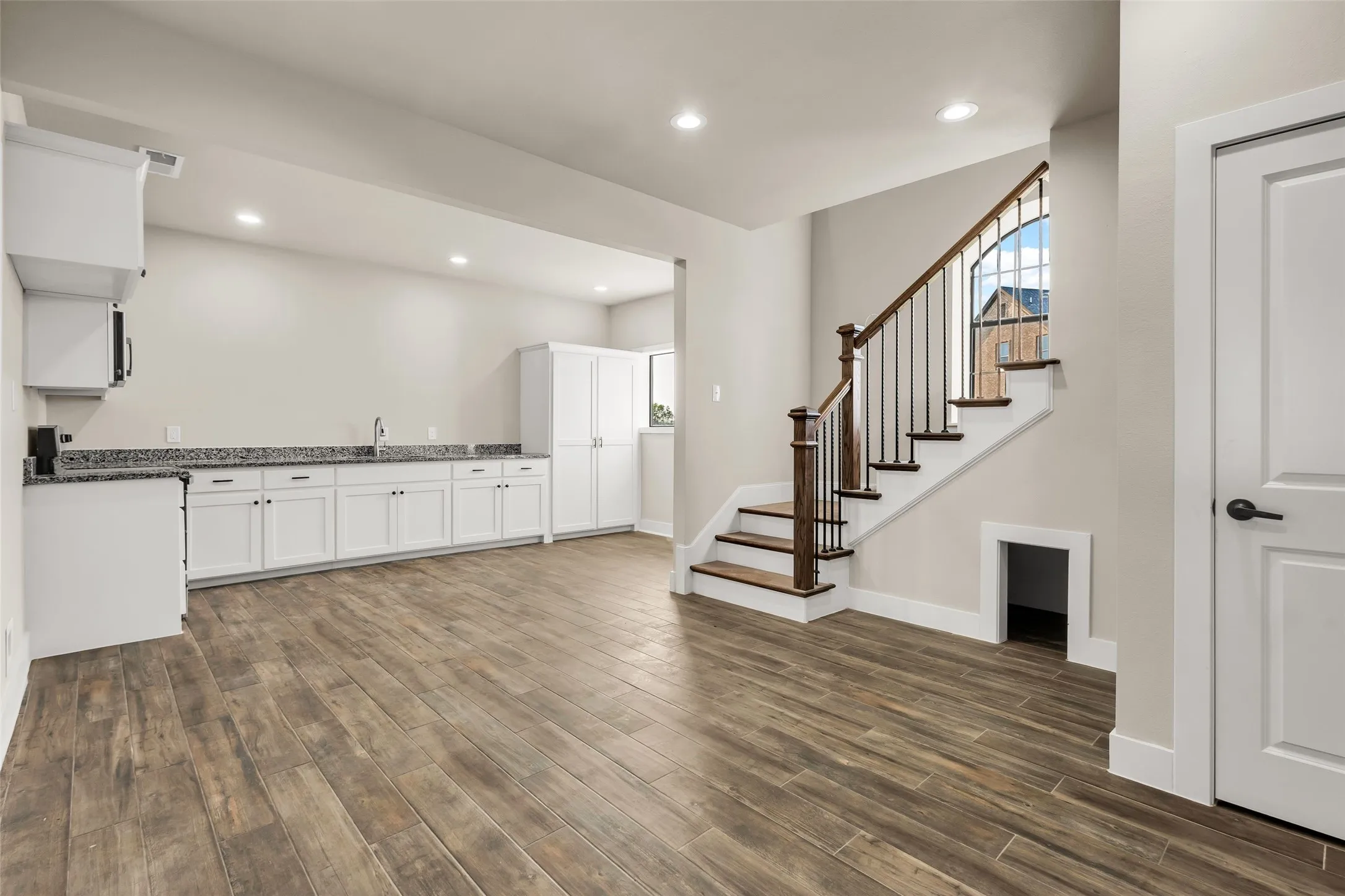 Farm For Sale in Denton County , 12491 Madison Lane, Justin, Texas 76247, 5 Bedroom, 6 Bathroom, 3 Garage spaces, 13,071 Sqft, built in 2008, mls#21376449, Real Estate Agent in Justin, Homes For Sale in Denton county, Homes For Sale in Justin, Realtor in Justin Texas, Real Estate Brokerage Independent Realty Texas, Luminita Cordes Realtor