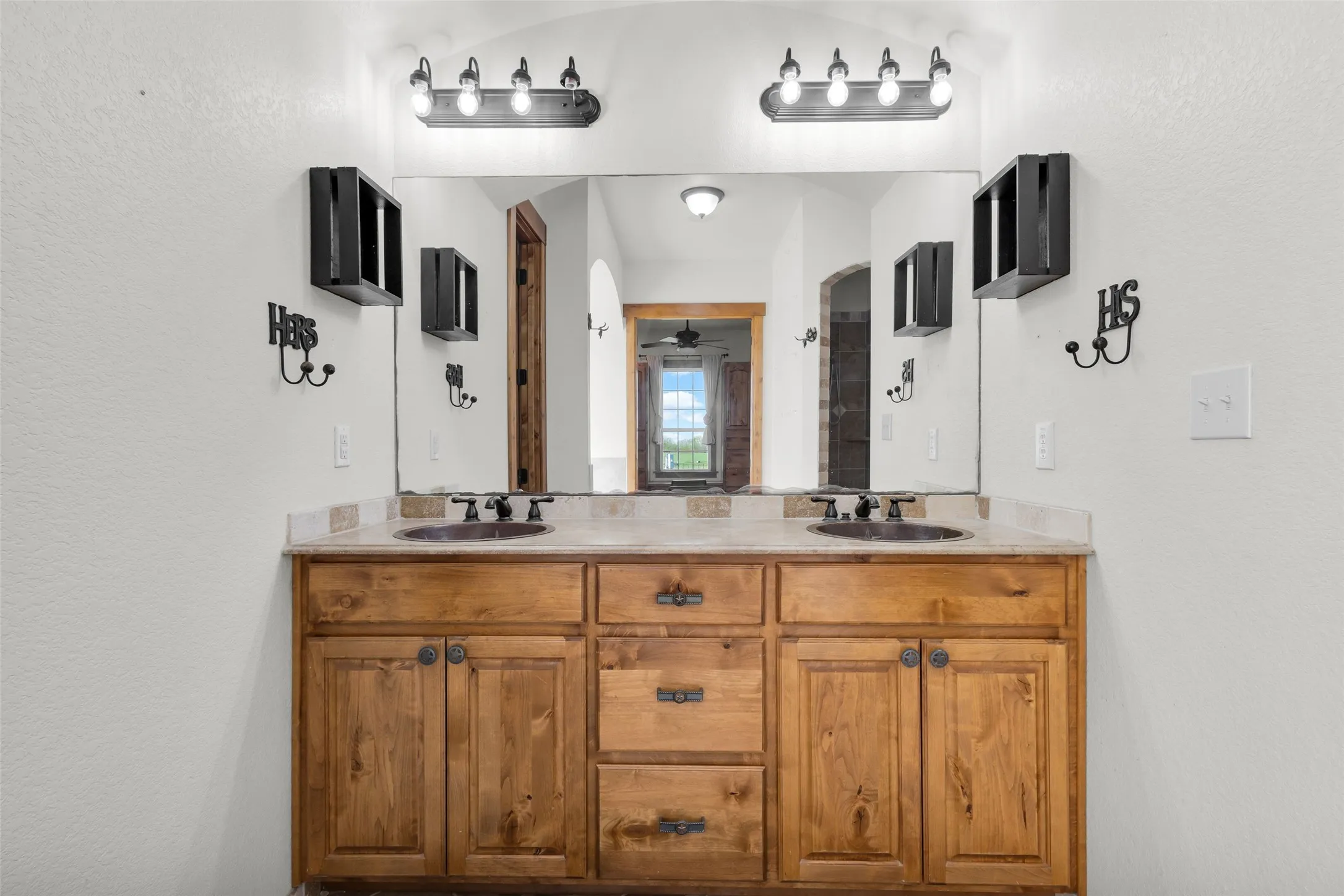 Farm For Sale in Denton County , 12491 Madison Lane, Justin, Texas 76247, 5 Bedroom, 6 Bathroom, 3 Garage spaces, 13,071 Sqft, built in 2008, mls#21376449, Real Estate Agent in Justin, Homes For Sale in Denton county, Homes For Sale in Justin, Realtor in Justin Texas, Real Estate Brokerage Independent Realty Texas, Luminita Cordes Realtor