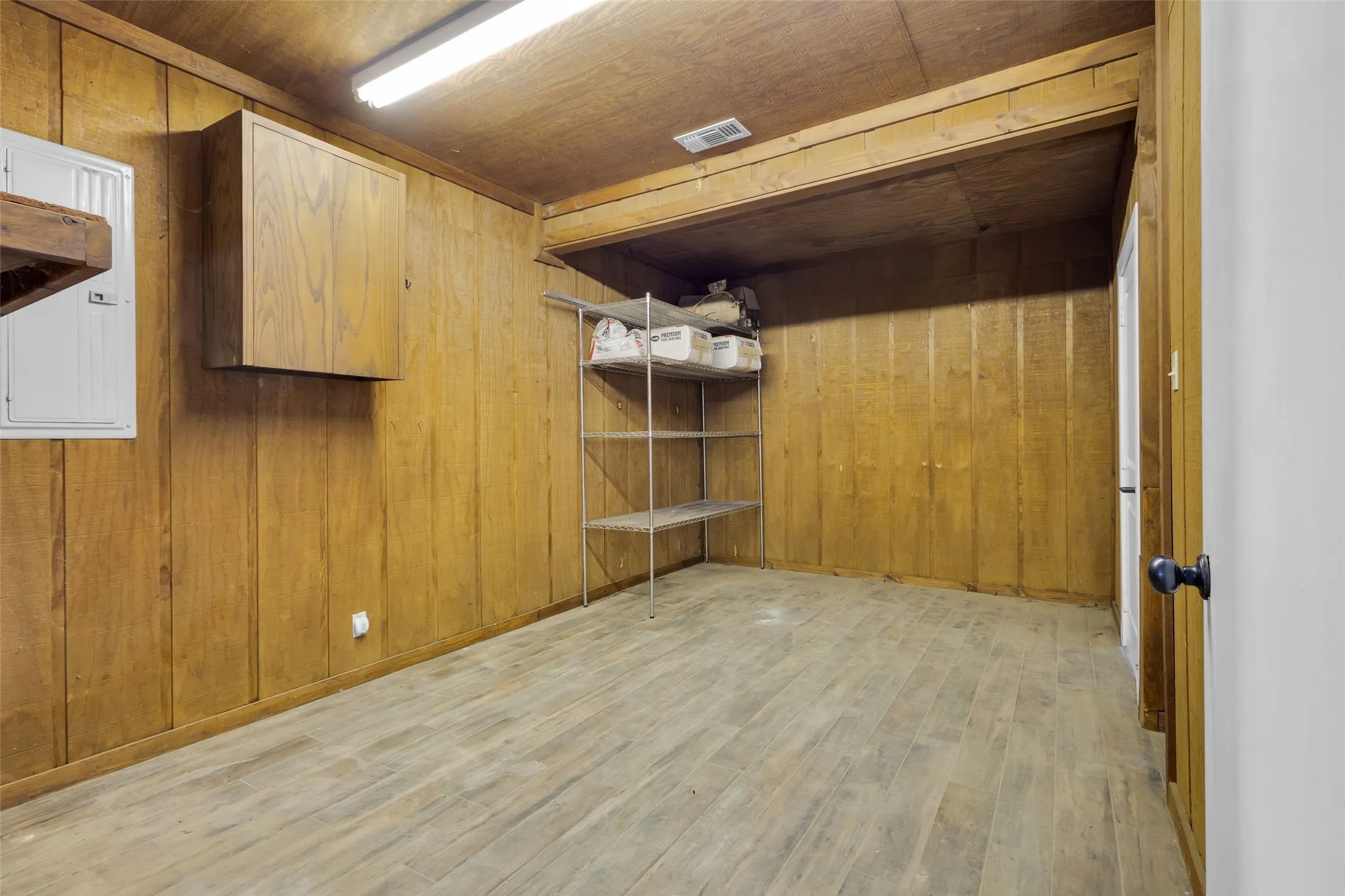 Farm For Sale in Denton County , 12491 Madison Lane, Justin, Texas 76247, 5 Bedroom, 6 Bathroom, 3 Garage spaces, 13,071 Sqft, built in 2008, mls#21376449, Real Estate Agent in Justin, Homes For Sale in Denton county, Homes For Sale in Justin, Realtor in Justin Texas, Real Estate Brokerage Independent Realty Texas, Luminita Cordes Realtor