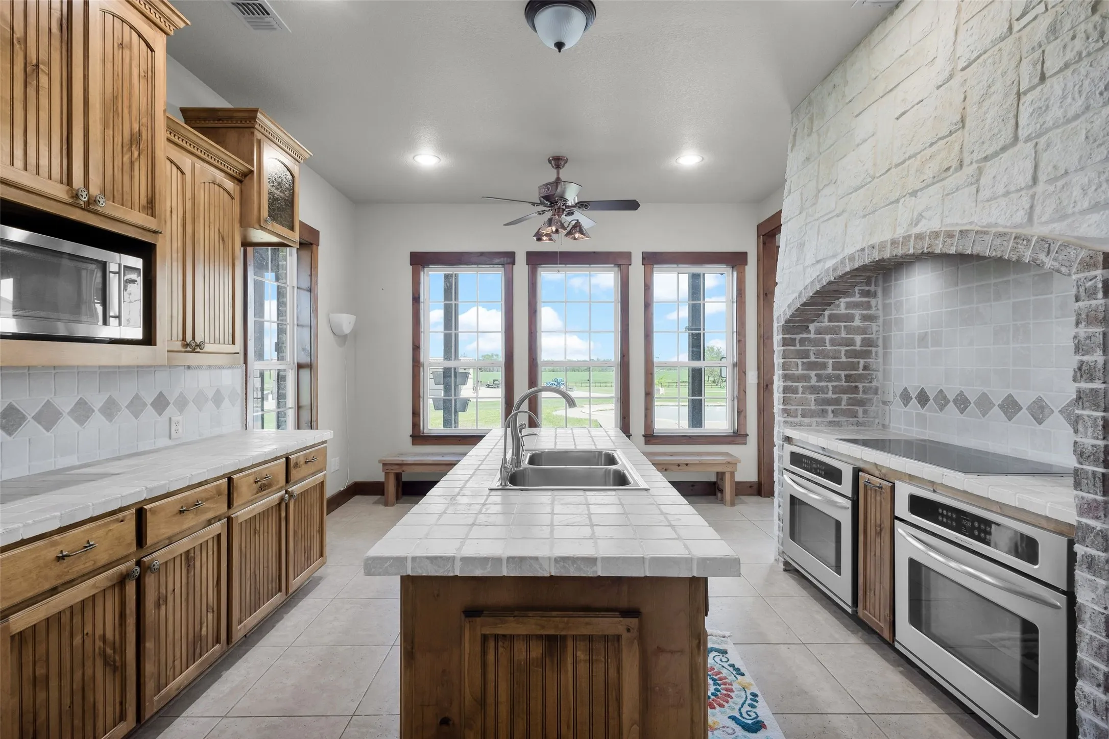 Farm For Sale in Denton County , 12491 Madison Lane, Justin, Texas 76247, 5 Bedroom, 6 Bathroom, 3 Garage spaces, 13,071 Sqft, built in 2008, mls#21376449, Real Estate Agent in Justin, Homes For Sale in Denton county, Homes For Sale in Justin, Realtor in Justin Texas, Real Estate Brokerage Independent Realty Texas, Luminita Cordes Realtor