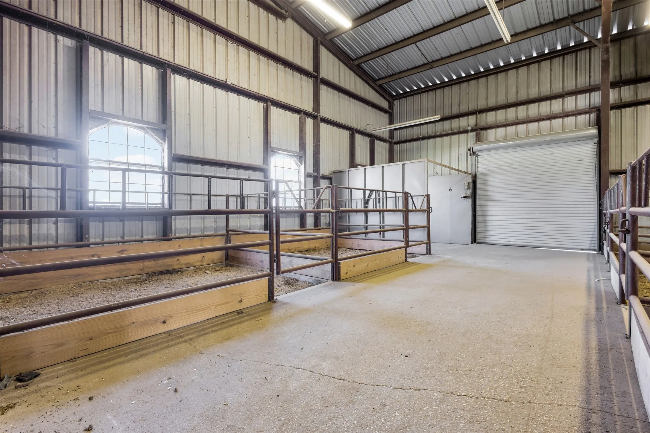 Farm For Sale in Denton County , 12491 Madison Lane, Justin, Texas 76247, 5 Bedroom, 6 Bathroom, 3 Garage spaces, 13,071 Sqft, built in 2008, mls#21376449, Real Estate Agent in Justin, Homes For Sale in Denton county, Homes For Sale in Justin, Realtor in Justin Texas, Real Estate Brokerage Independent Realty Texas, Luminita Cordes Realtor