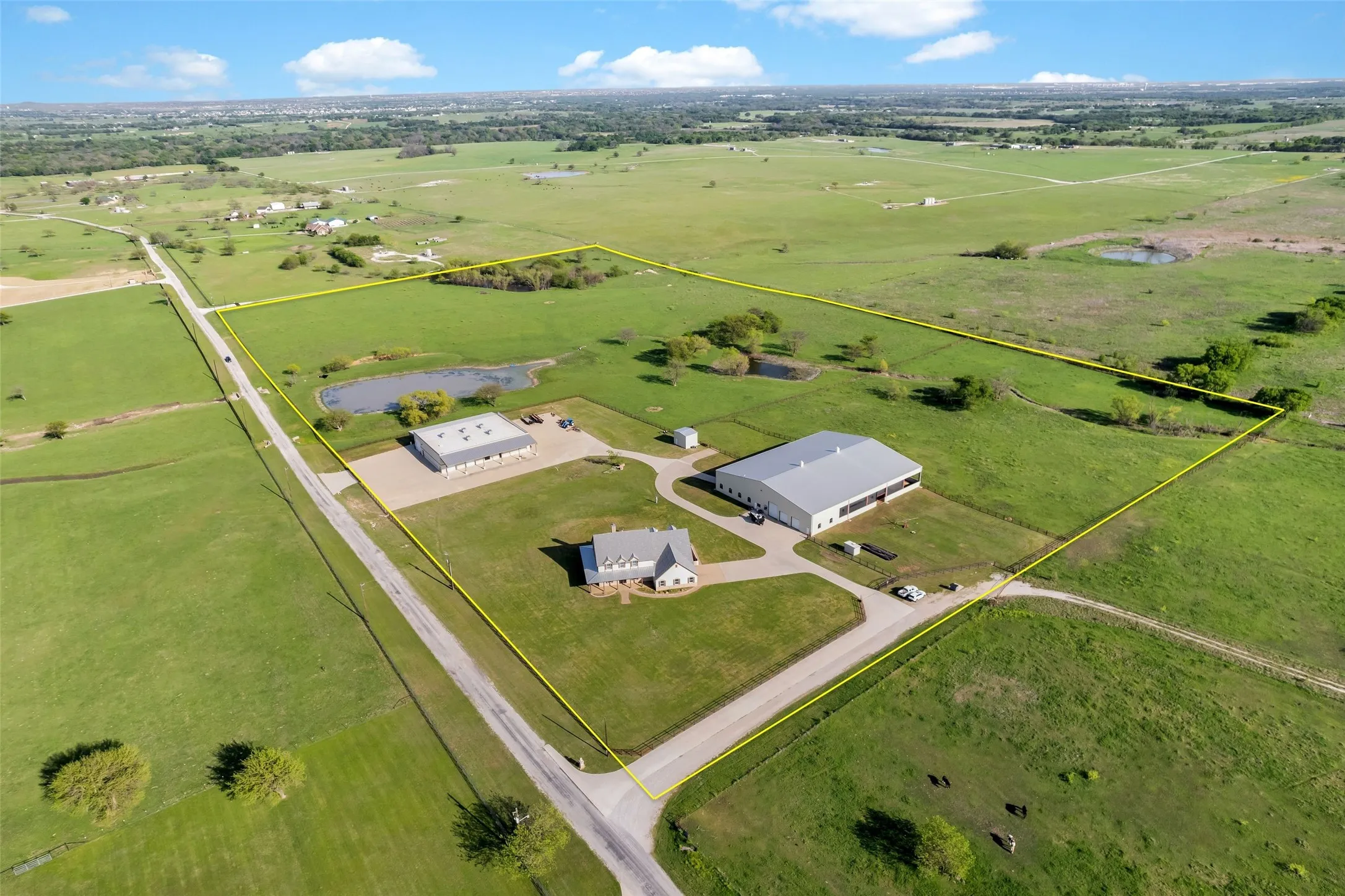 Farm For Sale in Denton County , 12491 Madison Lane, Justin, Texas 76247, 5 Bedroom, 6 Bathroom, 3 Garage spaces, 13,071 Sqft, built in 2008, mls#21376449, Real Estate Agent in Justin, Homes For Sale in Denton county, Homes For Sale in Justin, Realtor in Justin Texas, Real Estate Brokerage Independent Realty Texas, Luminita Cordes Realtor