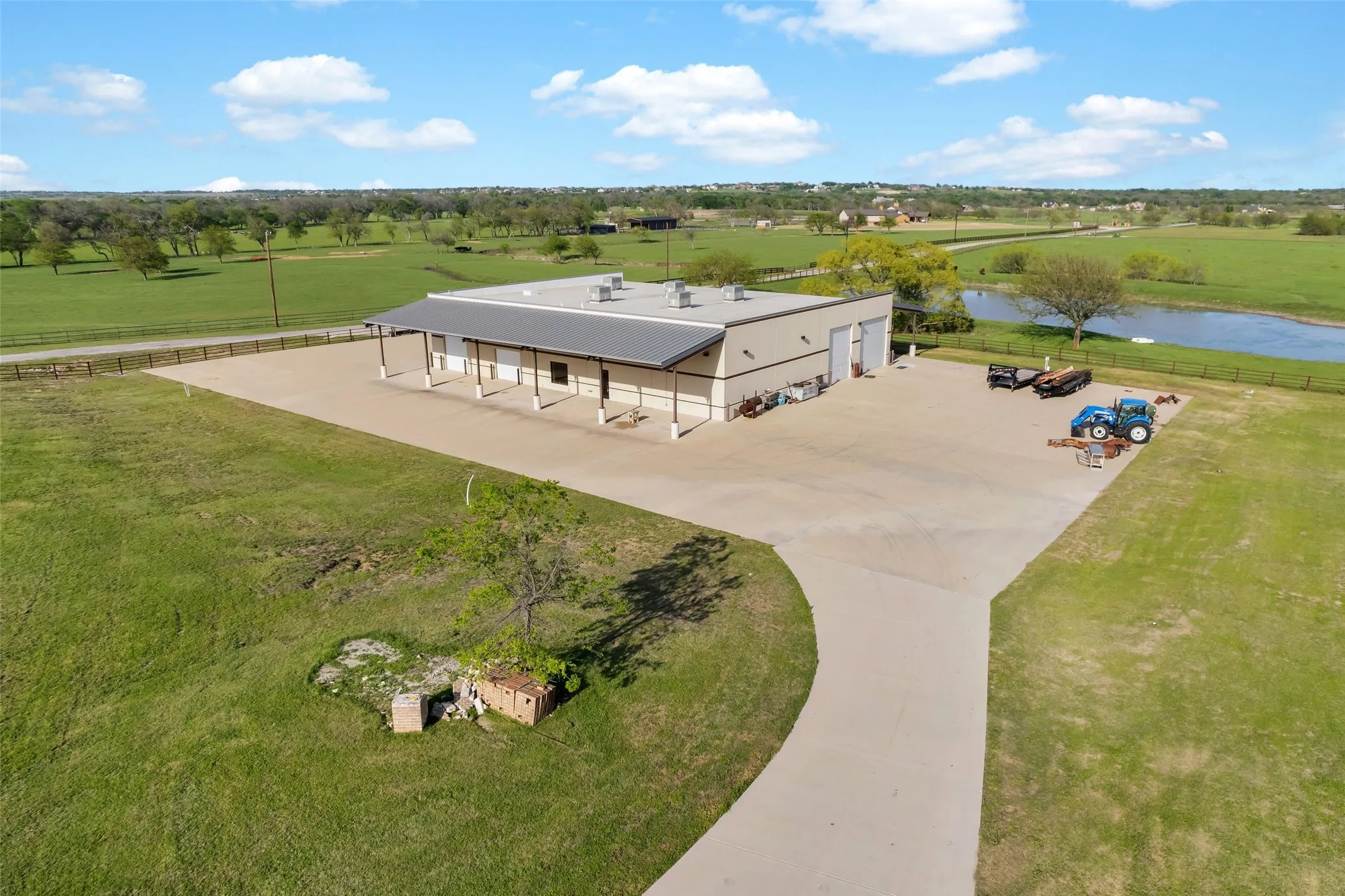 Farm For Sale in Denton County , 12491 Madison Lane, Justin, Texas 76247, 5 Bedroom, 6 Bathroom, 3 Garage spaces, 13,071 Sqft, built in 2008, mls#21376449, Real Estate Agent in Justin, Homes For Sale in Denton county, Homes For Sale in Justin, Realtor in Justin Texas, Real Estate Brokerage Independent Realty Texas, Luminita Cordes Realtor