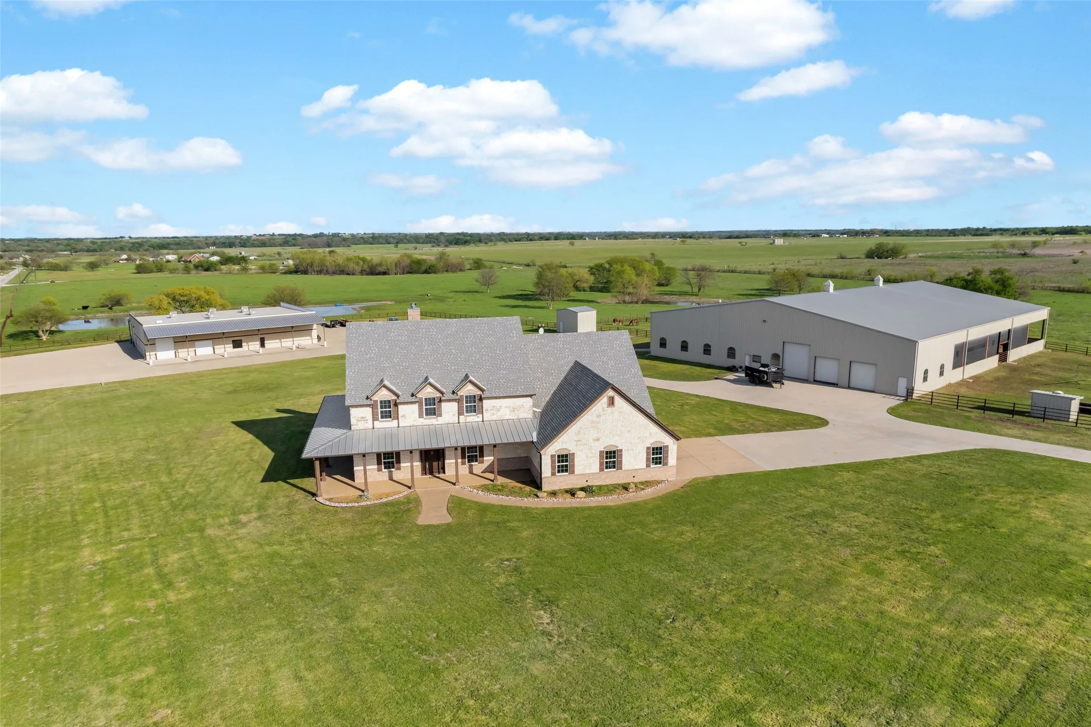 Farm For Sale in Denton County , 12491 Madison Lane, Justin, Texas 76247, 5 Bedroom, 6 Bathroom, 3 Garage spaces, 13,071 Sqft, built in 2008, mls#21376449, Real Estate Agent in Justin, Homes For Sale in Denton county, Homes For Sale in Justin, Realtor in Justin Texas, Real Estate Brokerage Independent Realty Texas, Luminita Cordes Realtor