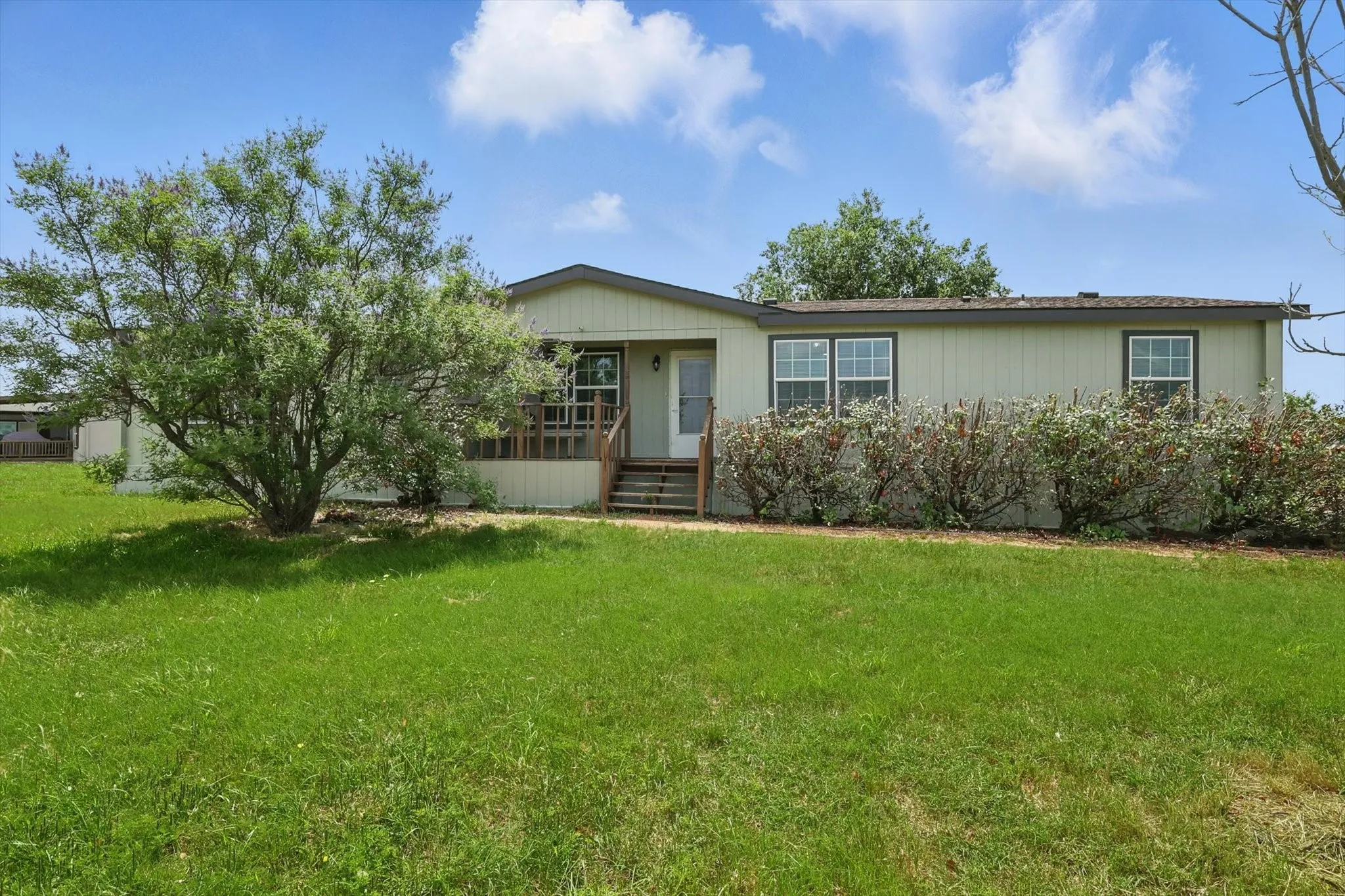 Mobile Home For Rent in Denton County , 6094 Smiley Road, Celina, Texas 75009, 3 Bedroom, 2 Bathroom, Garage spaces, 1,848 Sqft, built in 1997, mls#21375960, Real Estate Agent in Celina, Homes For Rent in Denton county, Homes For Rent in Celina, Realtor in Celina Texas, Real Estate Brokerage Independent Realty Texas, Luminita Cordes Realtor