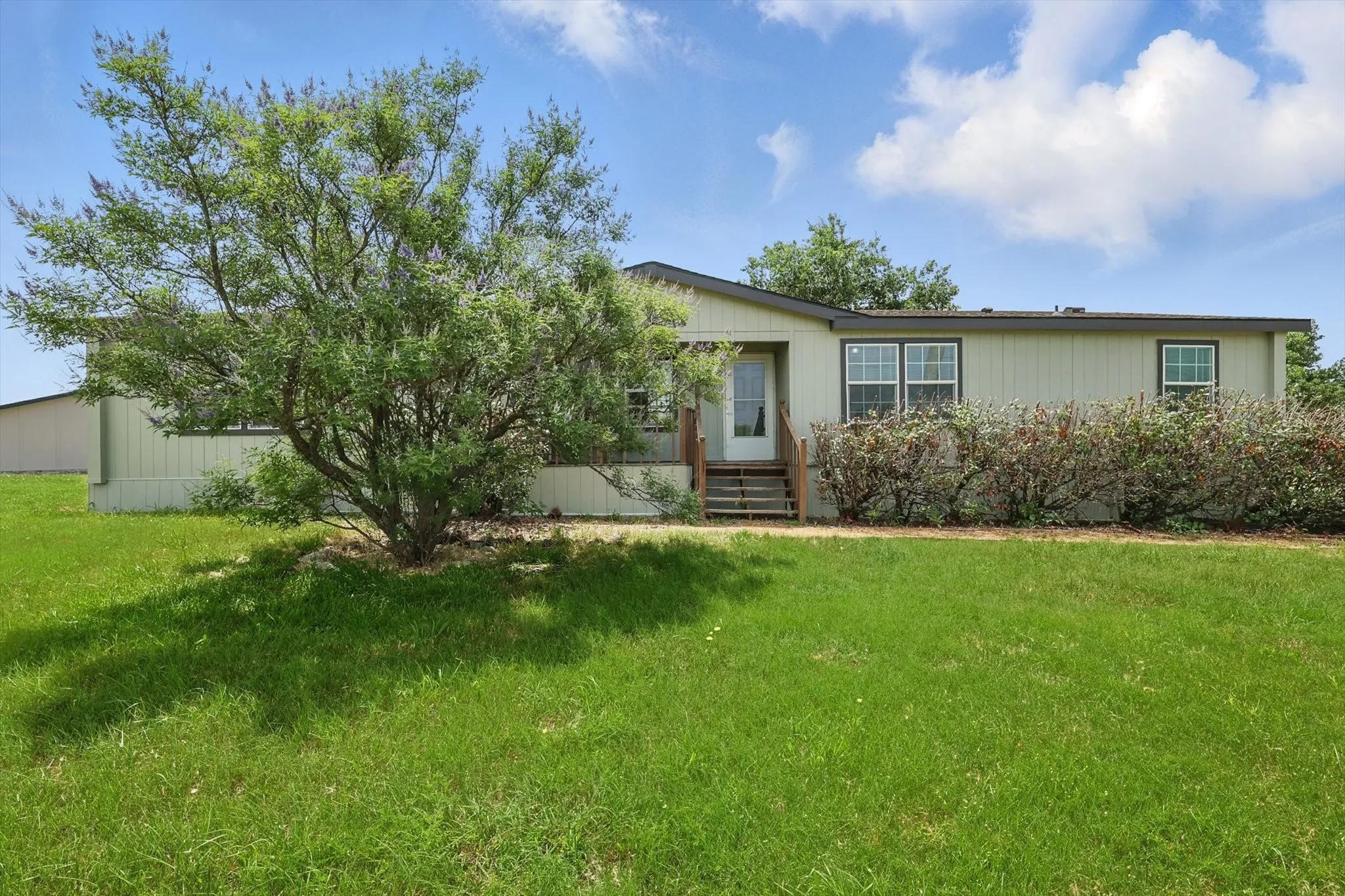Mobile Home For Rent in Denton County , 6094 Smiley Road, Celina, Texas 75009, 3 Bedroom, 2 Bathroom, Garage spaces, 1,848 Sqft, built in 1997, mls#21375960, Real Estate Agent in Celina, Homes For Rent in Denton county, Homes For Rent in Celina, Realtor in Celina Texas, Real Estate Brokerage Independent Realty Texas, Luminita Cordes Realtor