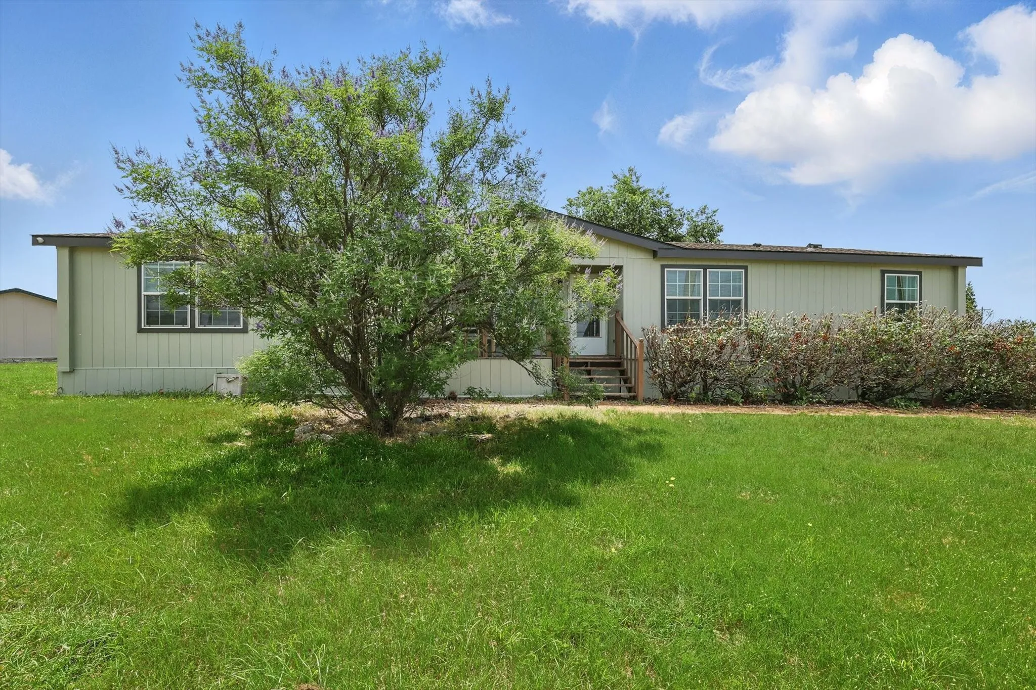 Mobile Home For Rent in Denton County , 6094 Smiley Road, Celina, Texas 75009, 3 Bedroom, 2 Bathroom, Garage spaces, 1,848 Sqft, built in 1997, mls#21375960, Real Estate Agent in Celina, Homes For Rent in Denton county, Homes For Rent in Celina, Realtor in Celina Texas, Real Estate Brokerage Independent Realty Texas, Luminita Cordes Realtor