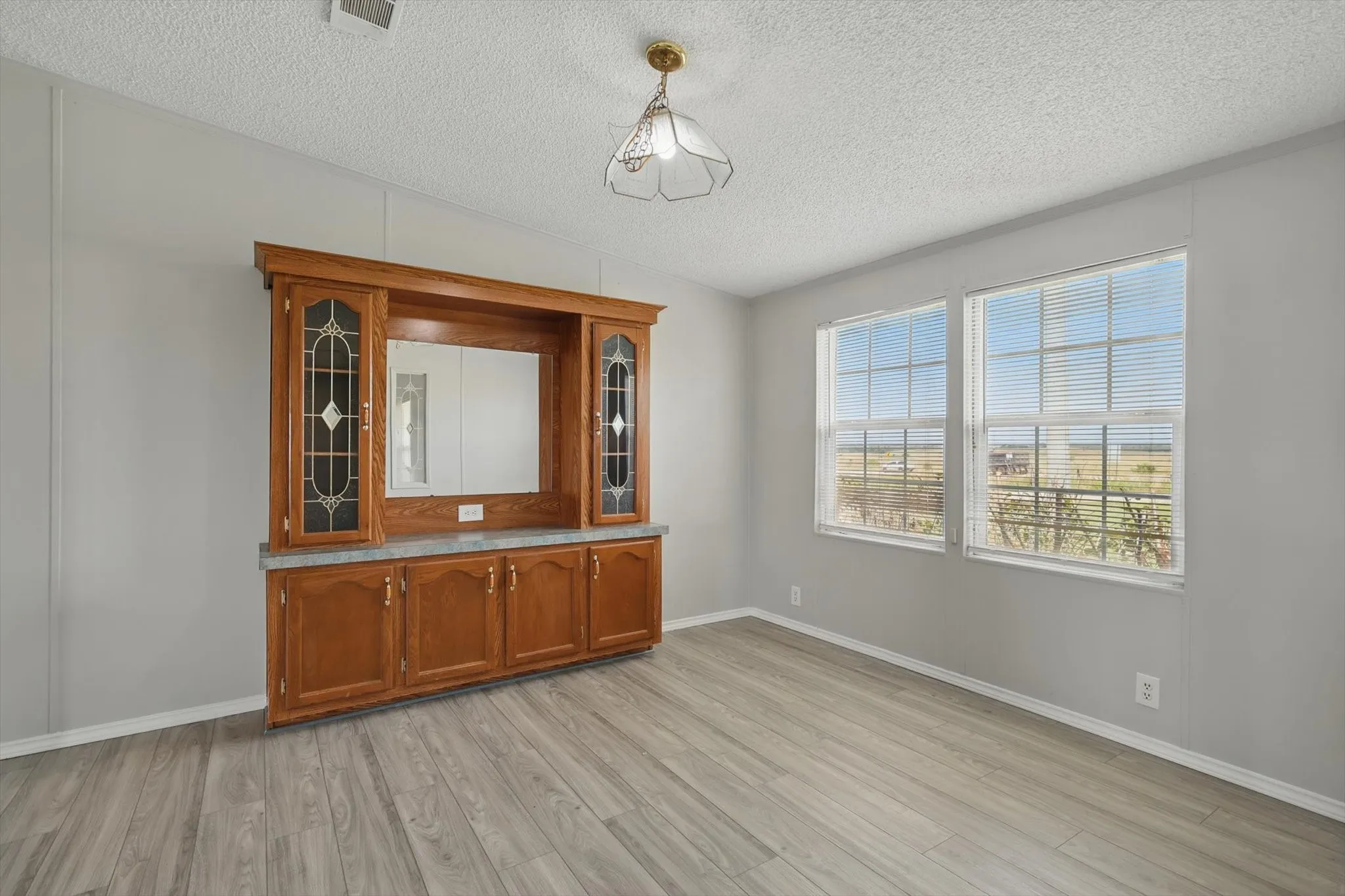 Mobile Home For Rent in Denton County , 6094 Smiley Road, Celina, Texas 75009, 3 Bedroom, 2 Bathroom, Garage spaces, 1,848 Sqft, built in 1997, mls#21375960, Real Estate Agent in Celina, Homes For Rent in Denton county, Homes For Rent in Celina, Realtor in Celina Texas, Real Estate Brokerage Independent Realty Texas, Luminita Cordes Realtor