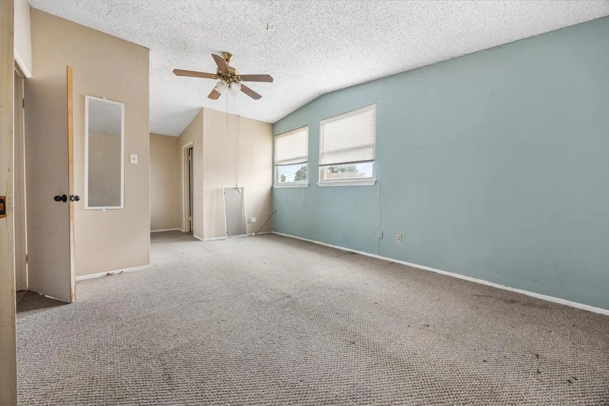 Single Family Residence For Sale in Dallas County , 1822 Glouchester Drive, Garland, Texas 75044, 4 Bedroom, 2 Bathroom, 2 Garage spaces, 2,400 Sqft, built in 1973, mls#21376542, Real Estate Agent in Garland, Homes For Sale in Dallas county, Homes For Sale in Garland, Realtor in Garland Texas, Real Estate Brokerage Independent Realty Texas, Luminita Cordes Realtor