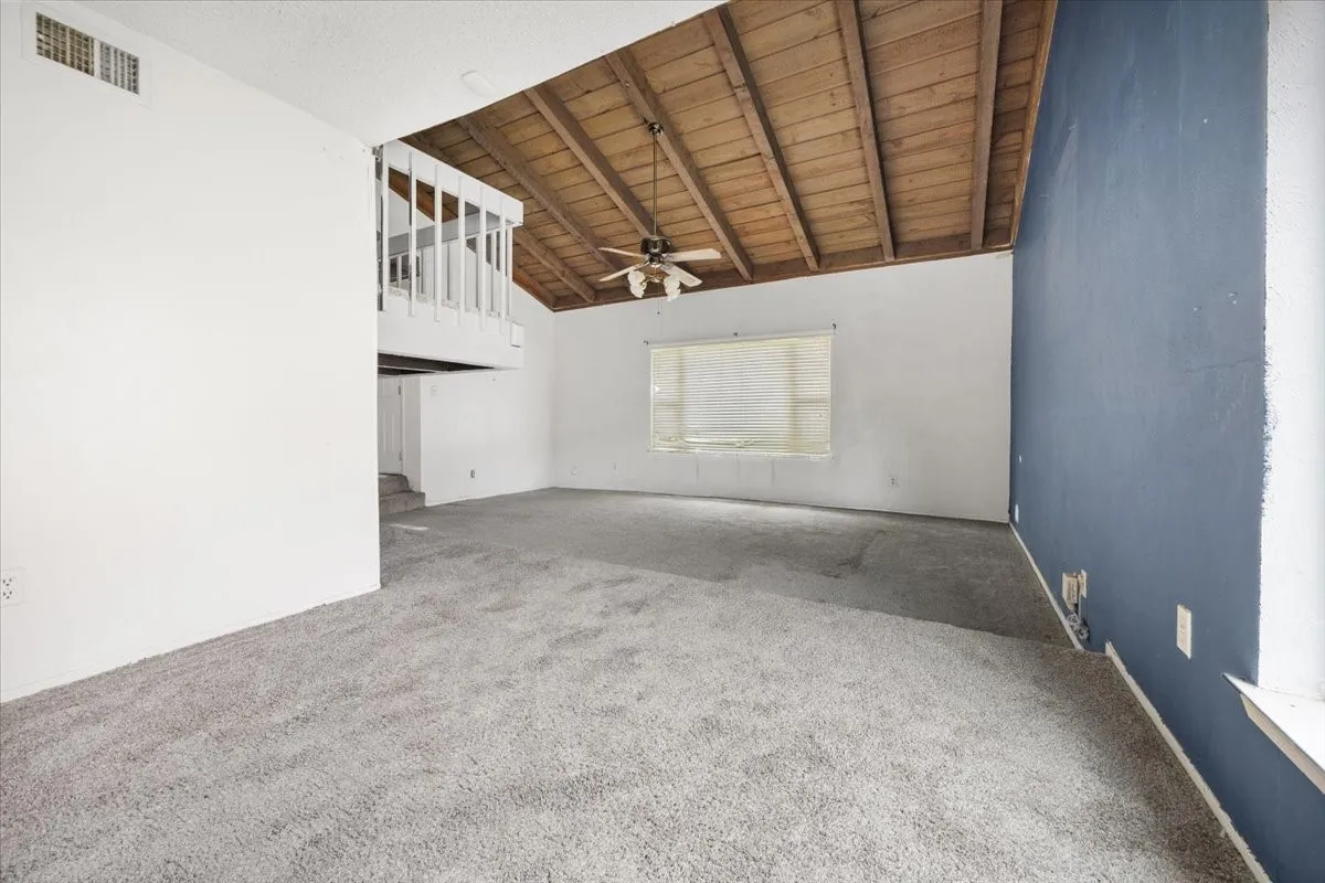 Single Family Residence For Sale in Dallas County , 1822 Glouchester Drive, Garland, Texas 75044, 4 Bedroom, 2 Bathroom, 2 Garage spaces, 2,400 Sqft, built in 1973, mls#21376542, Real Estate Agent in Garland, Homes For Sale in Dallas county, Homes For Sale in Garland, Realtor in Garland Texas, Real Estate Brokerage Independent Realty Texas, Luminita Cordes Realtor
