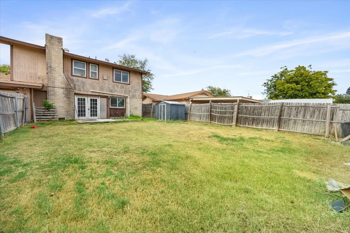 Single Family Residence For Sale in Dallas County , 1822 Glouchester Drive, Garland, Texas 75044, 4 Bedroom, 2 Bathroom, 2 Garage spaces, 2,400 Sqft, built in 1973, mls#21376542, Real Estate Agent in Garland, Homes For Sale in Dallas county, Homes For Sale in Garland, Realtor in Garland Texas, Real Estate Brokerage Independent Realty Texas, Luminita Cordes Realtor
