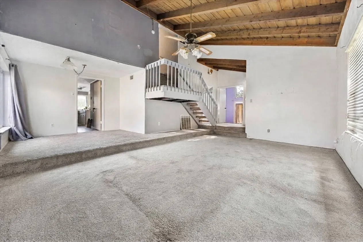 Single Family Residence For Sale in Dallas County , 1822 Glouchester Drive, Garland, Texas 75044, 4 Bedroom, 2 Bathroom, 2 Garage spaces, 2,400 Sqft, built in 1973, mls#21376542, Real Estate Agent in Garland, Homes For Sale in Dallas county, Homes For Sale in Garland, Realtor in Garland Texas, Real Estate Brokerage Independent Realty Texas, Luminita Cordes Realtor