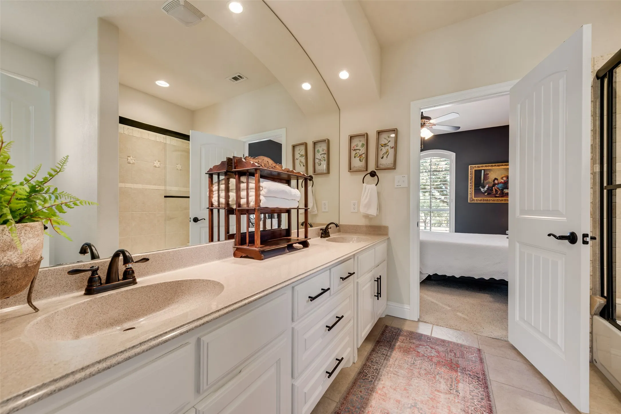 Single Family Residence For Sale in Parker County , 112 Trailview Lane, Weatherford, Texas 76088, 4 Bedroom, 4 Bathroom, 3 Garage spaces, 2,996 Sqft, built in 2008, mls#21376549, Real Estate Agent in Weatherford, Homes For Sale in Parker county, Homes For Sale in Weatherford, Realtor in Weatherford Texas, Real Estate Brokerage Independent Realty Texas, Luminita Cordes Realtor