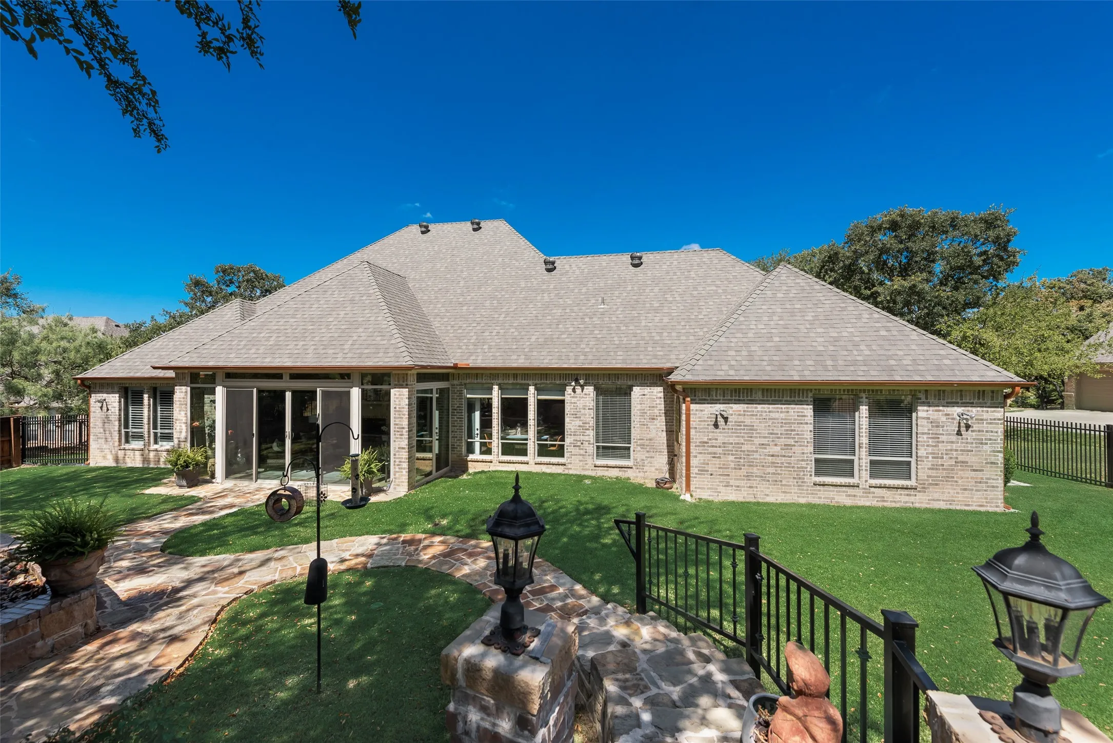 Single Family Residence For Sale in Parker County , 112 Trailview Lane, Weatherford, Texas 76088, 4 Bedroom, 4 Bathroom, 3 Garage spaces, 2,996 Sqft, built in 2008, mls#21376549, Real Estate Agent in Weatherford, Homes For Sale in Parker county, Homes For Sale in Weatherford, Realtor in Weatherford Texas, Real Estate Brokerage Independent Realty Texas, Luminita Cordes Realtor
