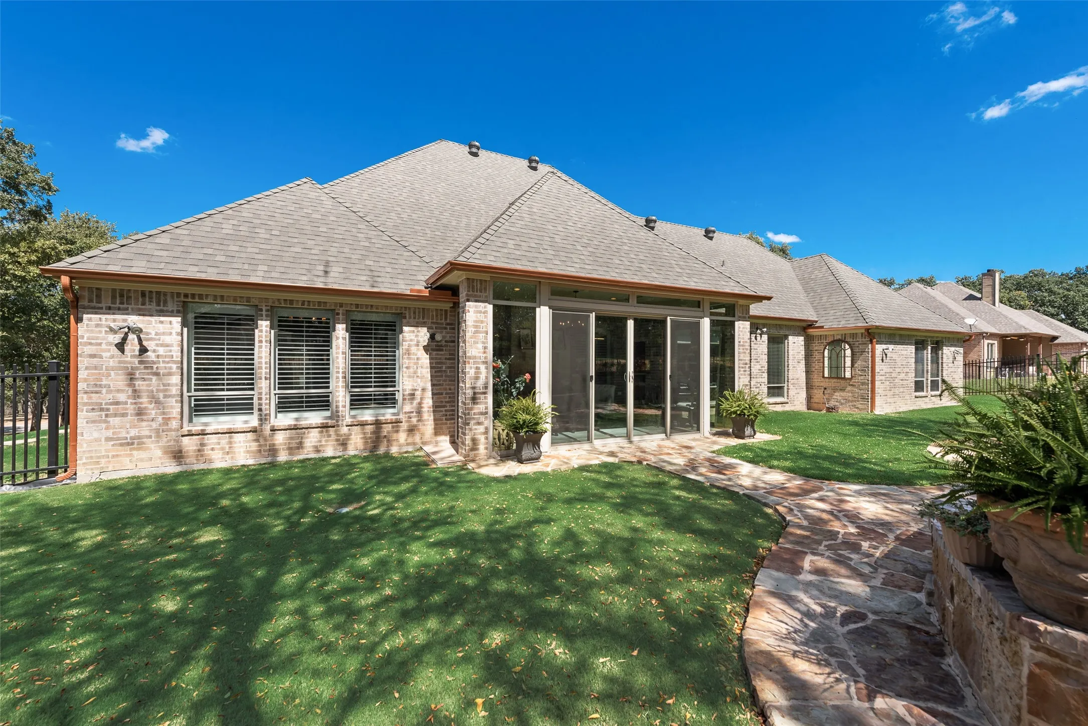Single Family Residence For Sale in Parker County , 112 Trailview Lane, Weatherford, Texas 76088, 4 Bedroom, 4 Bathroom, 3 Garage spaces, 2,996 Sqft, built in 2008, mls#21376549, Real Estate Agent in Weatherford, Homes For Sale in Parker county, Homes For Sale in Weatherford, Realtor in Weatherford Texas, Real Estate Brokerage Independent Realty Texas, Luminita Cordes Realtor