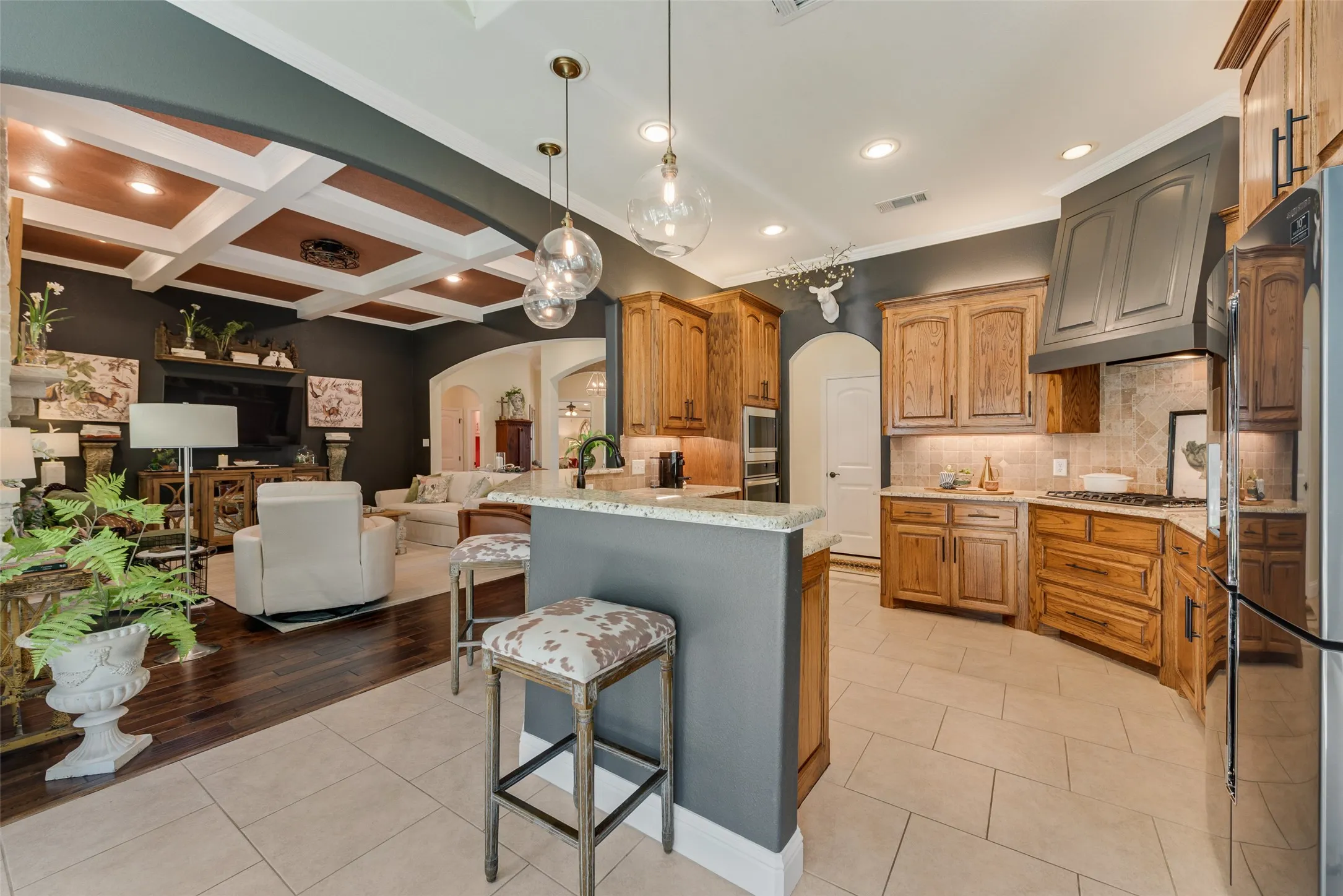 Single Family Residence For Sale in Parker County , 112 Trailview Lane, Weatherford, Texas 76088, 4 Bedroom, 4 Bathroom, 3 Garage spaces, 2,996 Sqft, built in 2008, mls#21376549, Real Estate Agent in Weatherford, Homes For Sale in Parker county, Homes For Sale in Weatherford, Realtor in Weatherford Texas, Real Estate Brokerage Independent Realty Texas, Luminita Cordes Realtor
