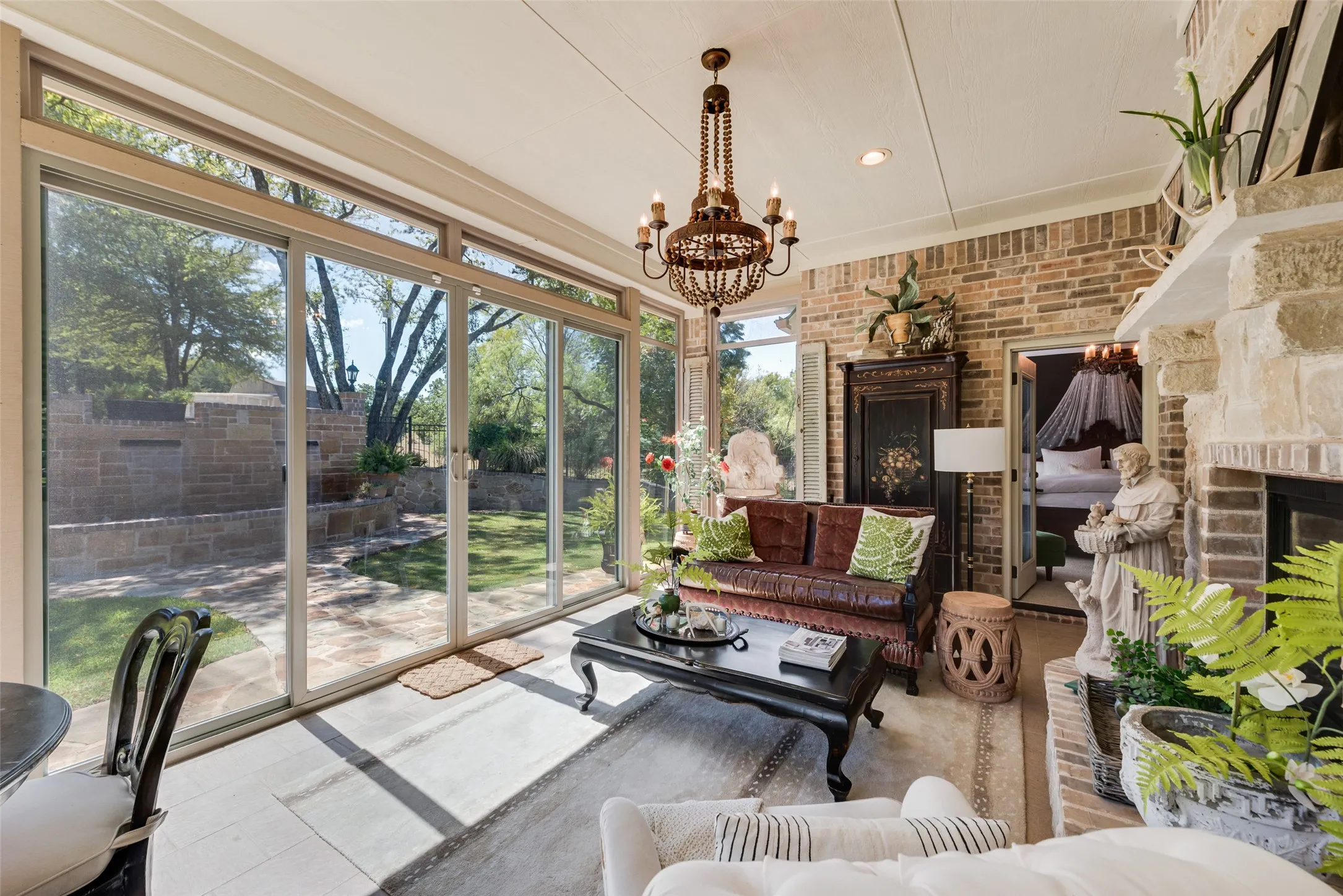 Single Family Residence For Sale in Parker County , 112 Trailview Lane, Weatherford, Texas 76088, 4 Bedroom, 4 Bathroom, 3 Garage spaces, 2,996 Sqft, built in 2008, mls#21376549, Real Estate Agent in Weatherford, Homes For Sale in Parker county, Homes For Sale in Weatherford, Realtor in Weatherford Texas, Real Estate Brokerage Independent Realty Texas, Luminita Cordes Realtor