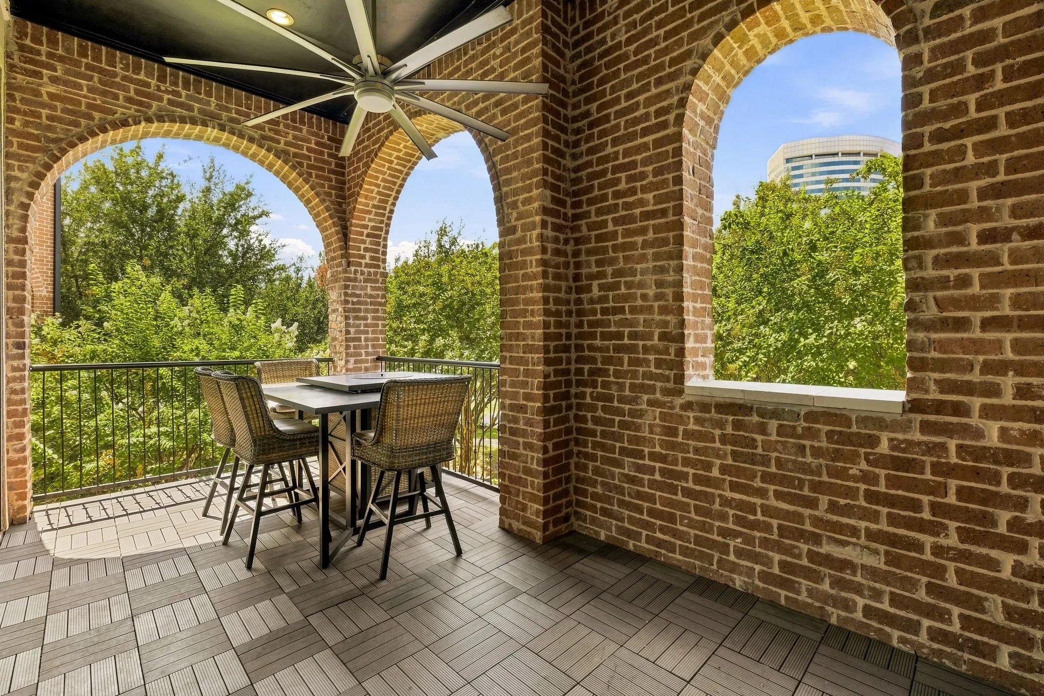 Townhouse For Sale in Dallas County , 5217 Baker Boulevard, Irving, Texas 75039, 3 Bedroom, 4 Bathroom, 2 Garage spaces, 2,453 Sqft, built in 2018, mls#21374274, Real Estate Agent in Irving, Homes For Sale in Dallas county, Homes For Sale in Irving, Realtor in Irving Texas, Real Estate Brokerage Independent Realty Texas, Luminita Cordes Realtor