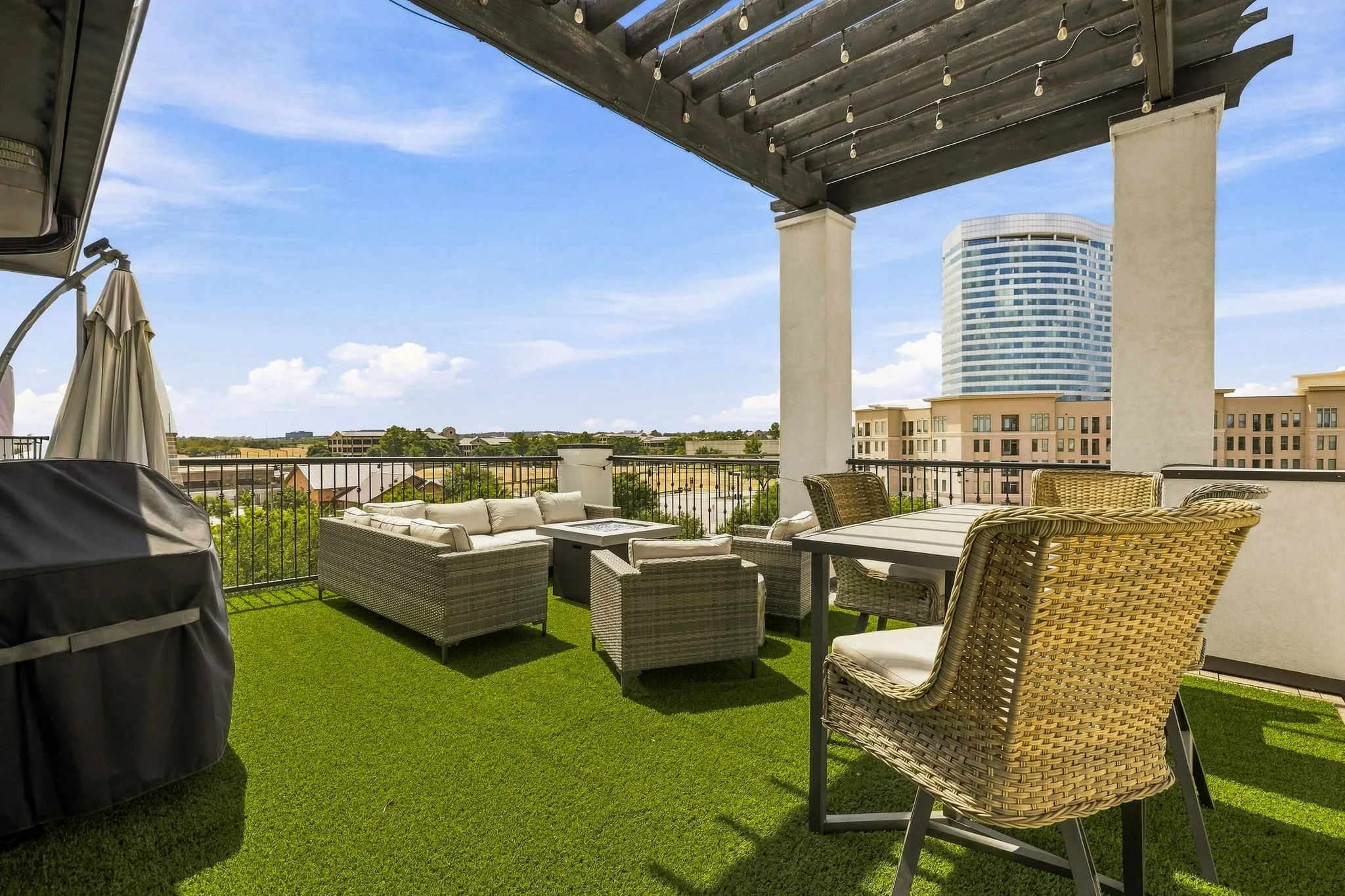 Roof deck with breathtaking views of nearby Lake Carolyn.
