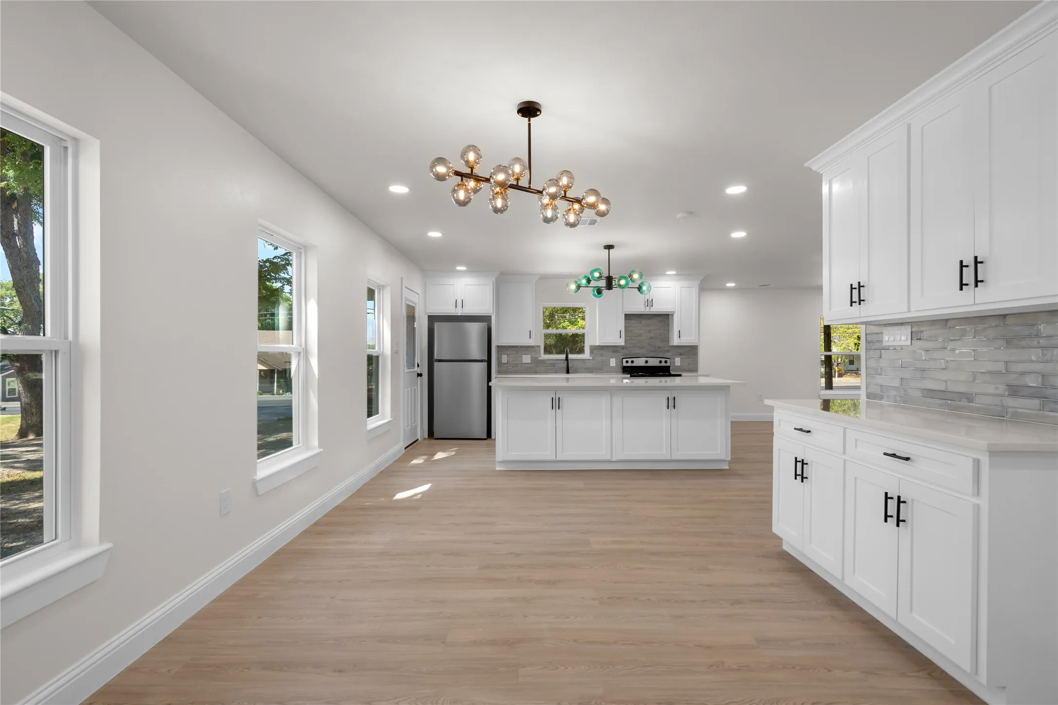 Single Family Residence For Sale in Collin County , 315 S Business Highway 78, Blue Ridge, Texas 75424, 3 Bedroom, 3 Bathroom, 2 Garage spaces, 1,680 Sqft, built in 1959, mls#21376358, Real Estate Agent in Blue Ridge, Homes For Sale in Collin county, Homes For Sale in Blue Ridge, Realtor in Blue Ridge Texas, Real Estate Brokerage Independent Realty Texas, Luminita Cordes Realtor