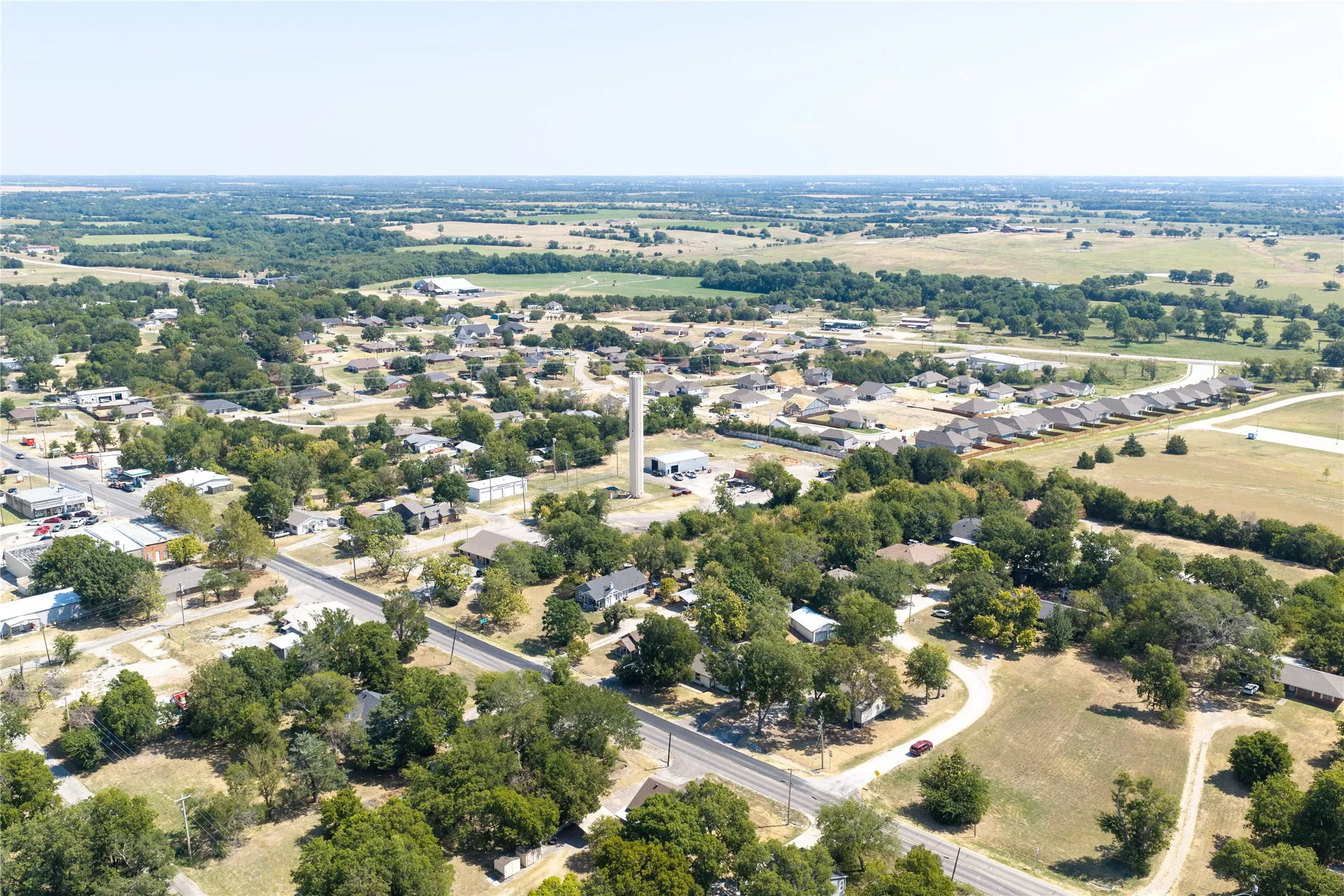 Single Family Residence For Sale in Collin County , 315 S Business Highway 78, Blue Ridge, Texas 75424, 3 Bedroom, 3 Bathroom, 2 Garage spaces, 1,680 Sqft, built in 1959, mls#21376358, Real Estate Agent in Blue Ridge, Homes For Sale in Collin county, Homes For Sale in Blue Ridge, Realtor in Blue Ridge Texas, Real Estate Brokerage Independent Realty Texas, Luminita Cordes Realtor