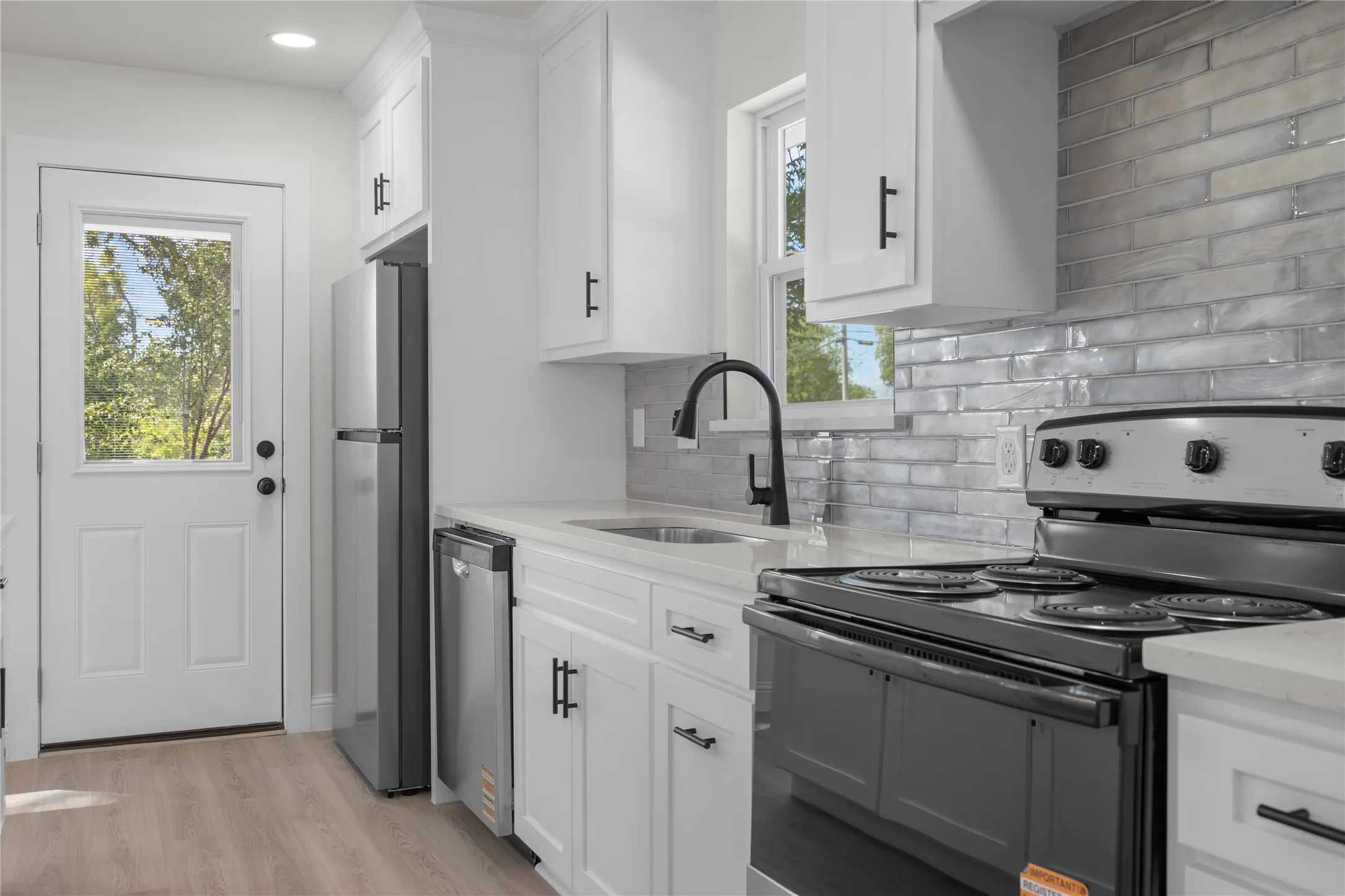 Single Family Residence For Sale in Collin County , 315 S Business Highway 78, Blue Ridge, Texas 75424, 3 Bedroom, 3 Bathroom, 2 Garage spaces, 1,680 Sqft, built in 1959, mls#21376358, Real Estate Agent in Blue Ridge, Homes For Sale in Collin county, Homes For Sale in Blue Ridge, Realtor in Blue Ridge Texas, Real Estate Brokerage Independent Realty Texas, Luminita Cordes Realtor