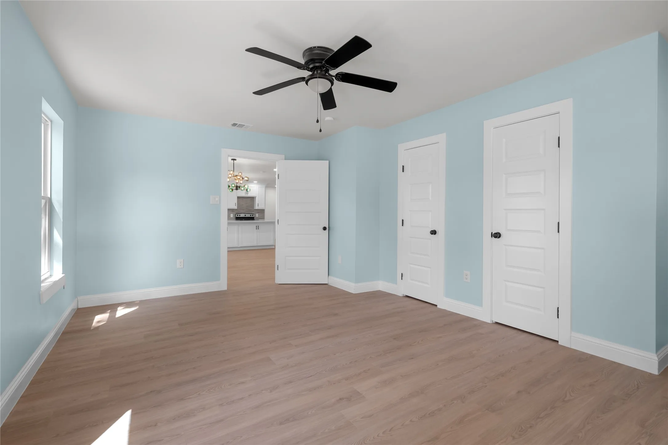 Single Family Residence For Sale in Collin County , 315 S Business Highway 78, Blue Ridge, Texas 75424, 3 Bedroom, 3 Bathroom, 2 Garage spaces, 1,680 Sqft, built in 1959, mls#21376358, Real Estate Agent in Blue Ridge, Homes For Sale in Collin county, Homes For Sale in Blue Ridge, Realtor in Blue Ridge Texas, Real Estate Brokerage Independent Realty Texas, Luminita Cordes Realtor