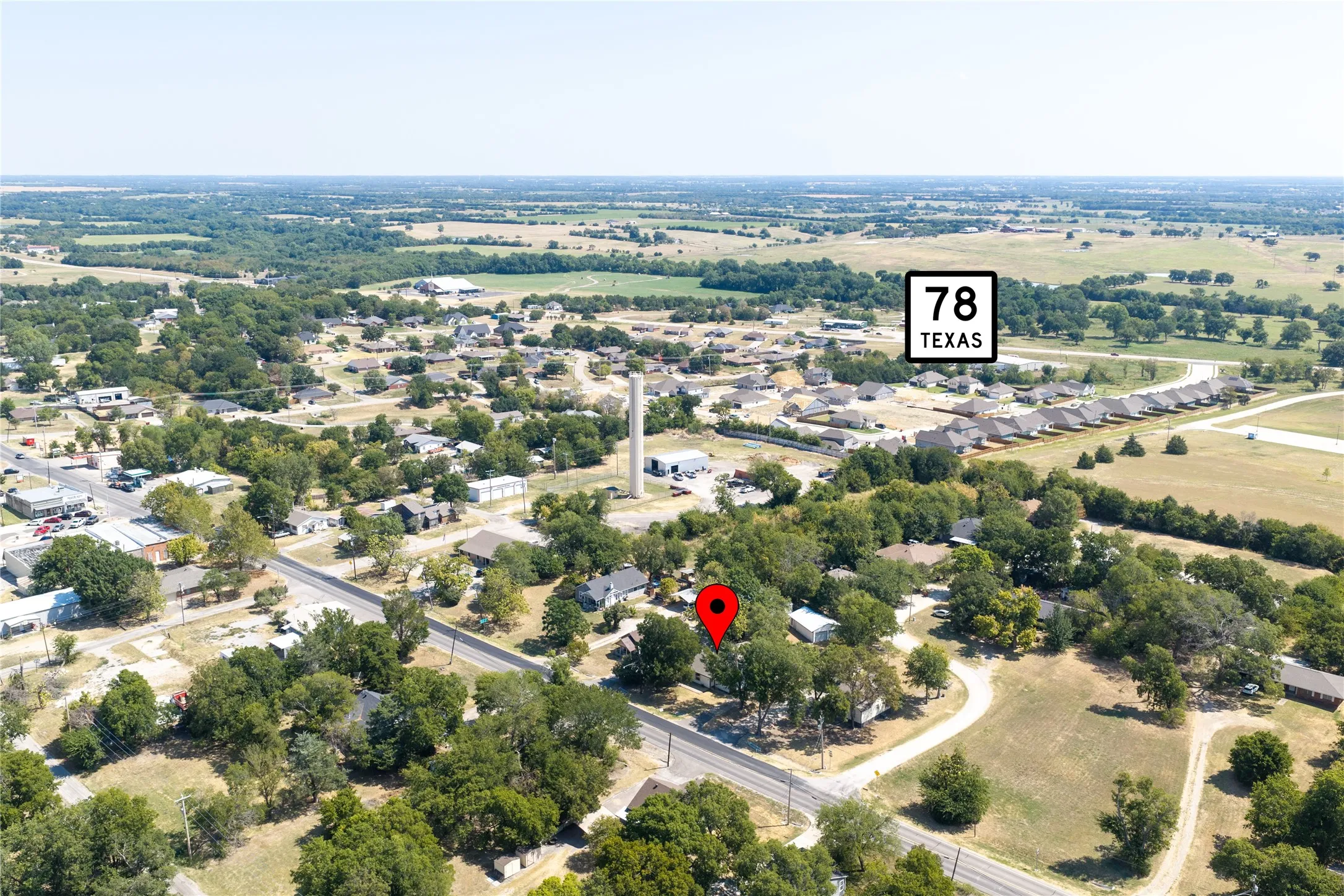 Single Family Residence For Sale in Collin County , 315 S Business Highway 78, Blue Ridge, Texas 75424, 3 Bedroom, 3 Bathroom, 2 Garage spaces, 1,680 Sqft, built in 1959, mls#21376358, Real Estate Agent in Blue Ridge, Homes For Sale in Collin county, Homes For Sale in Blue Ridge, Realtor in Blue Ridge Texas, Real Estate Brokerage Independent Realty Texas, Luminita Cordes Realtor